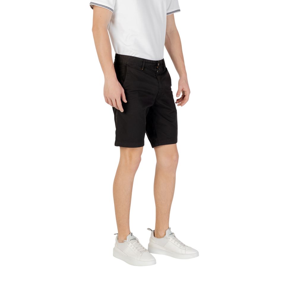 Experience the epitome of elegance with Hugo Boss Black Cotton Bermuda Shorts, crafted from premium cotton and elastane for unparalleled comfort and style.