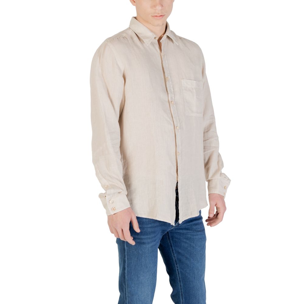 Elevate your wardrobe with the Hugo Boss Beige Linen Shirt, a masterpiece of 100% linen that embodies timeless sophistication and versatile elegance for every occasion.