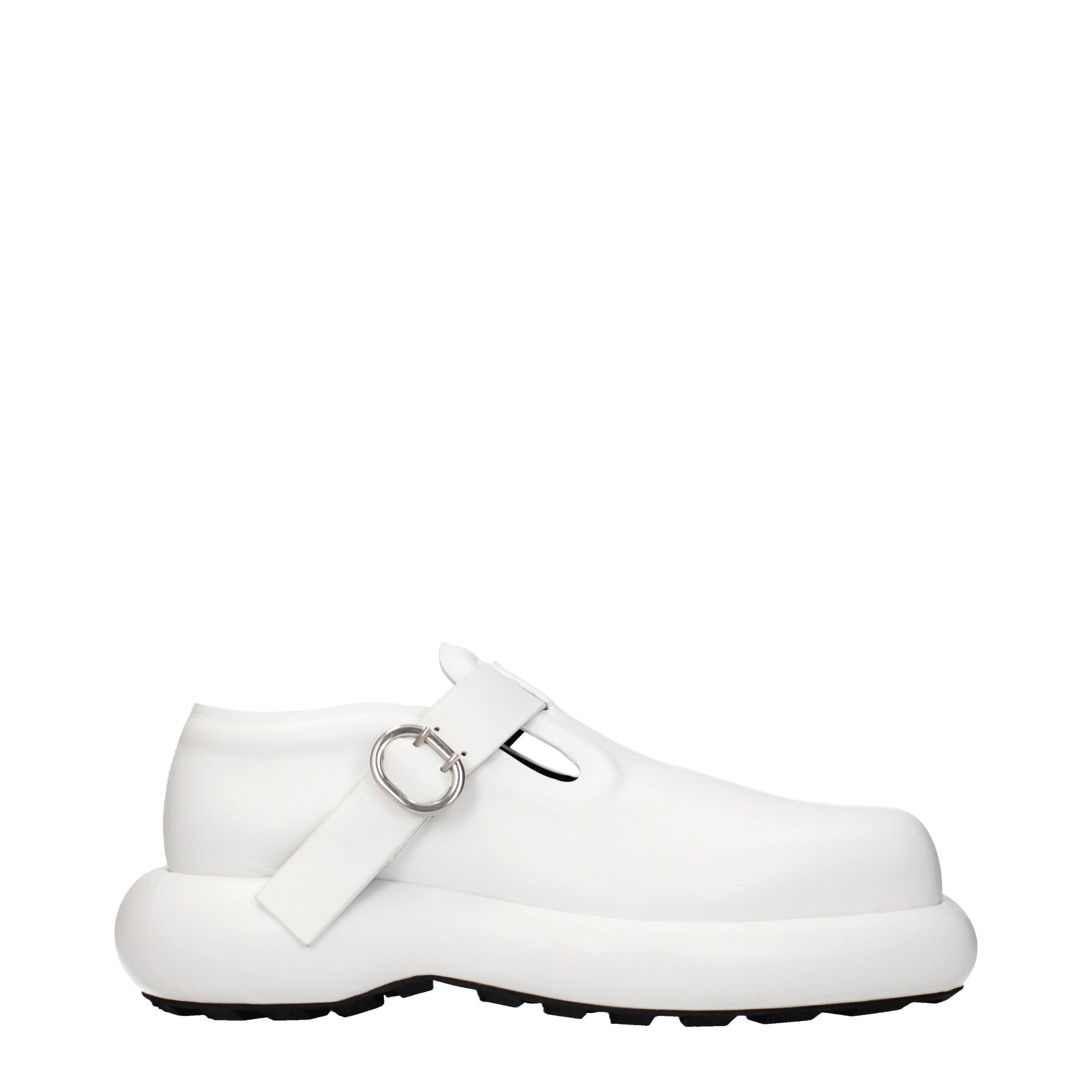Experience unparalleled elegance with Jil Sander White Leather Slip-On Loafers, where meticulous craftsmanship meets modern sophistication for timeless allure.