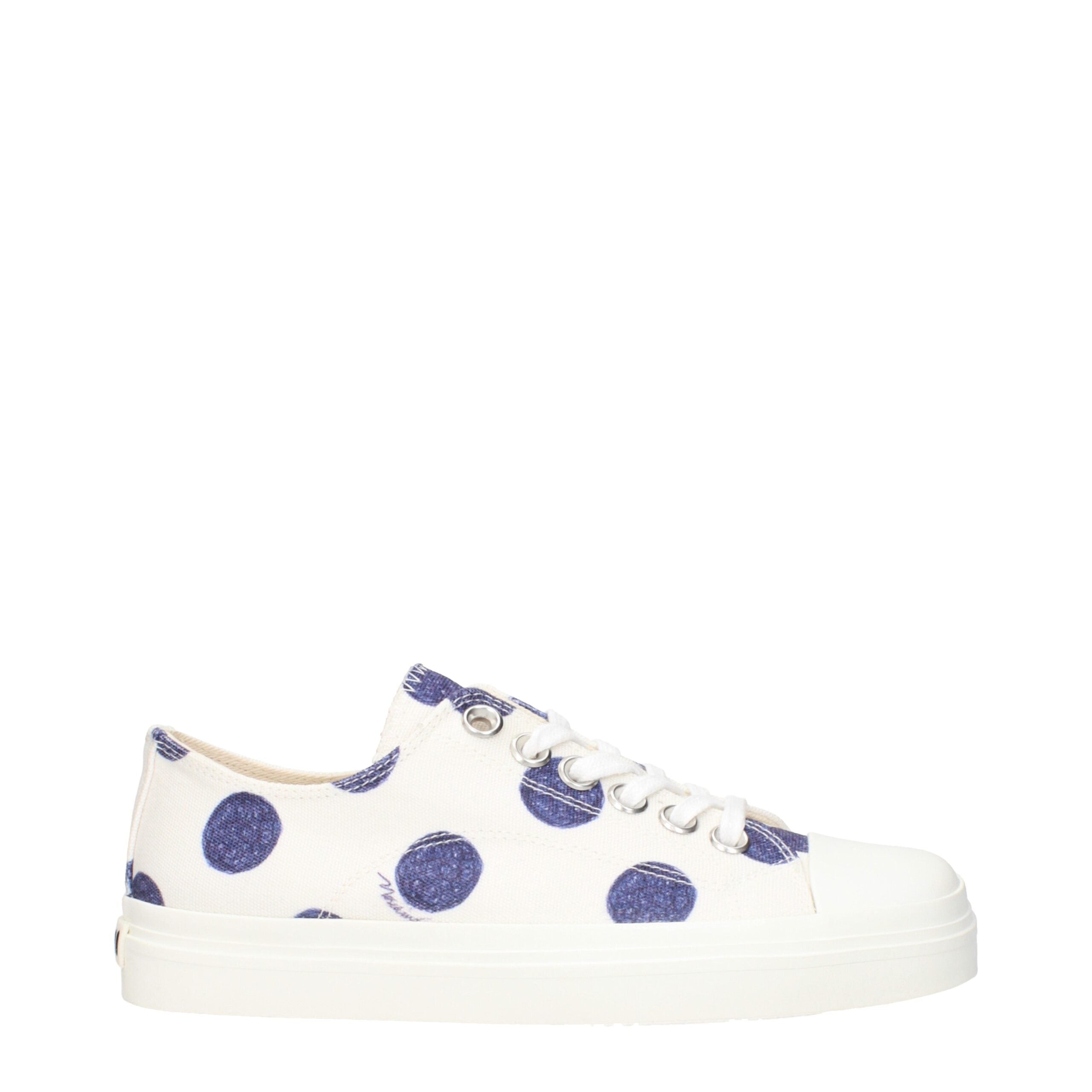 Step into refined elegance with Moschino White Fabric Low Top Sneakers, where luxurious craftsmanship meets contemporary allure for the discerning individual.