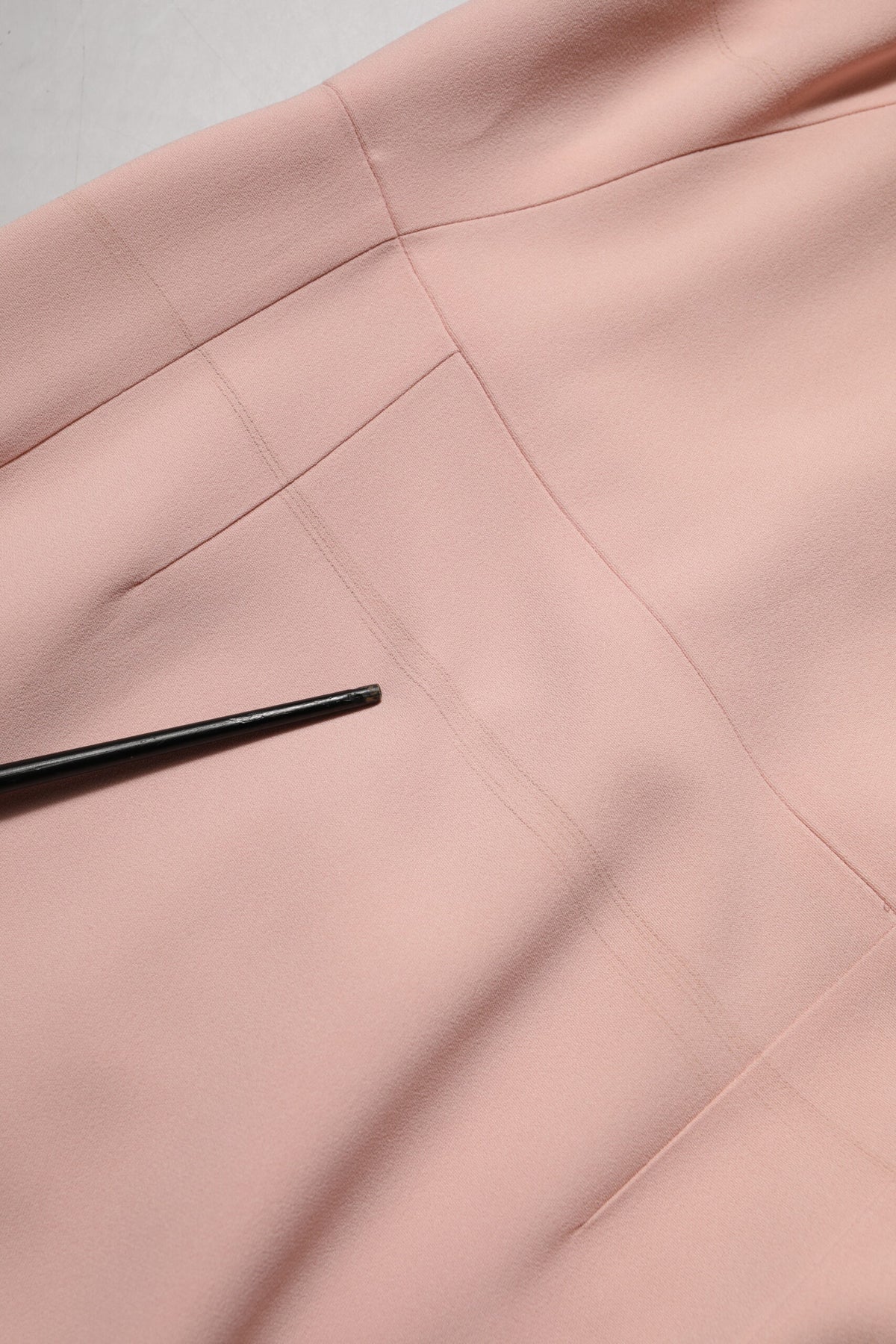 Indulge in the exquisite allure of the Dolce & Gabbana Pink Viscose Fit Flared Sheath Midi Dress, a testament to Italian craftsmanship and timeless elegance, perfect for any sophisticated occasion.