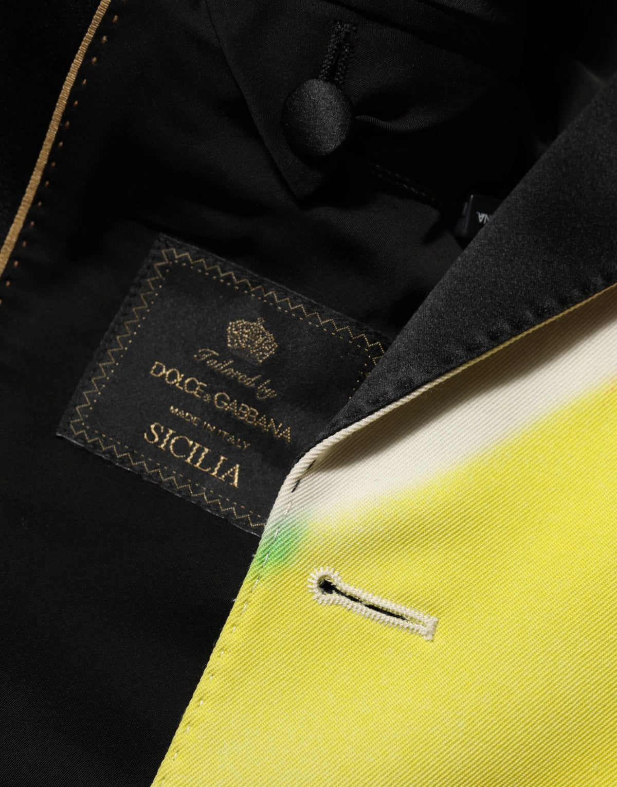 Elevate your style with the Dolce & Gabbana Multicolor Graffiti SICILIA Blazer, a masterpiece of Italian craftsmanship that embodies luxury and artistic expression.