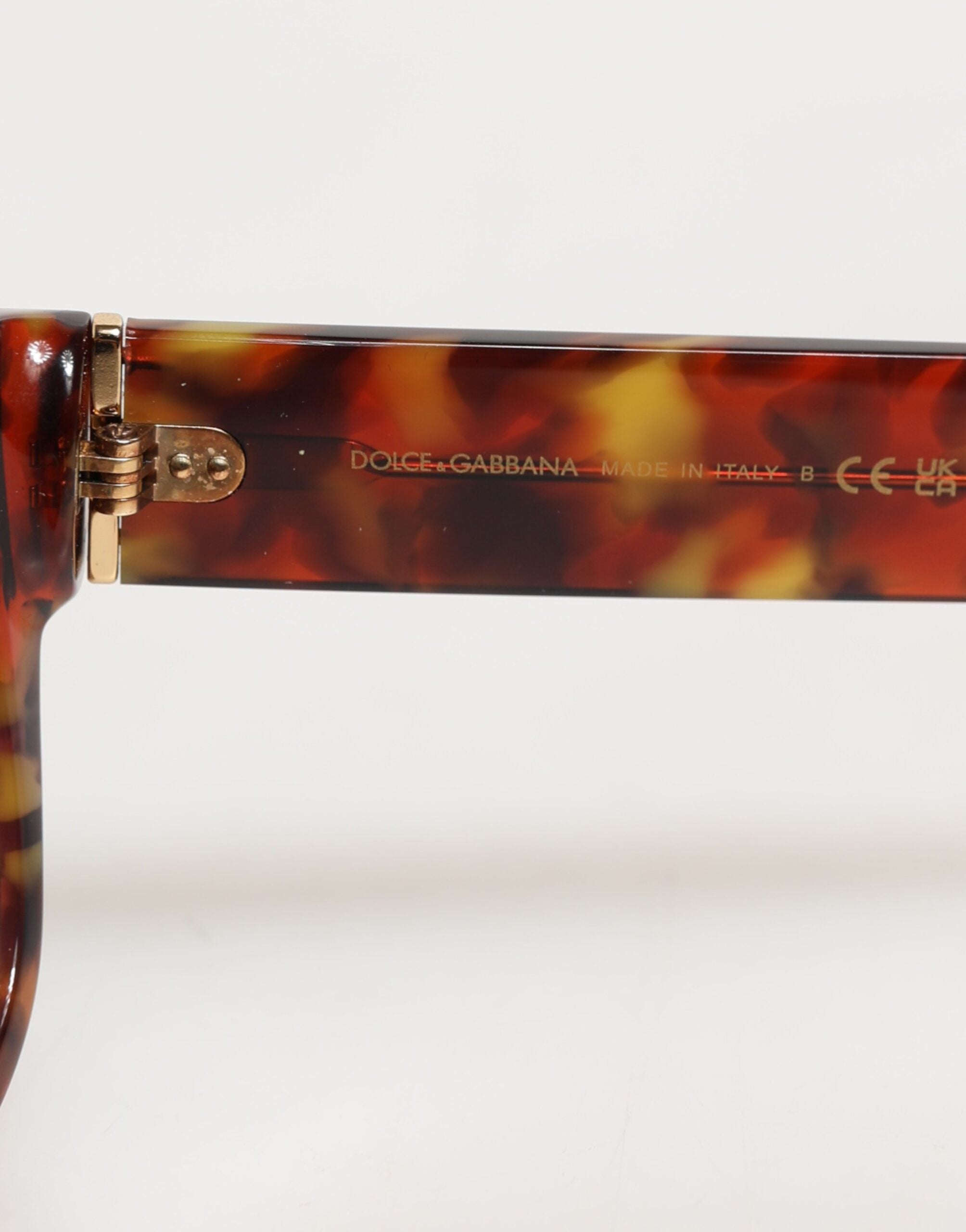 Discover the exquisite Dolce & Gabbana DG4338F sunglasses, where Italian craftsmanship meets timeless elegance, perfect for those who embrace luxury and sophistication.
