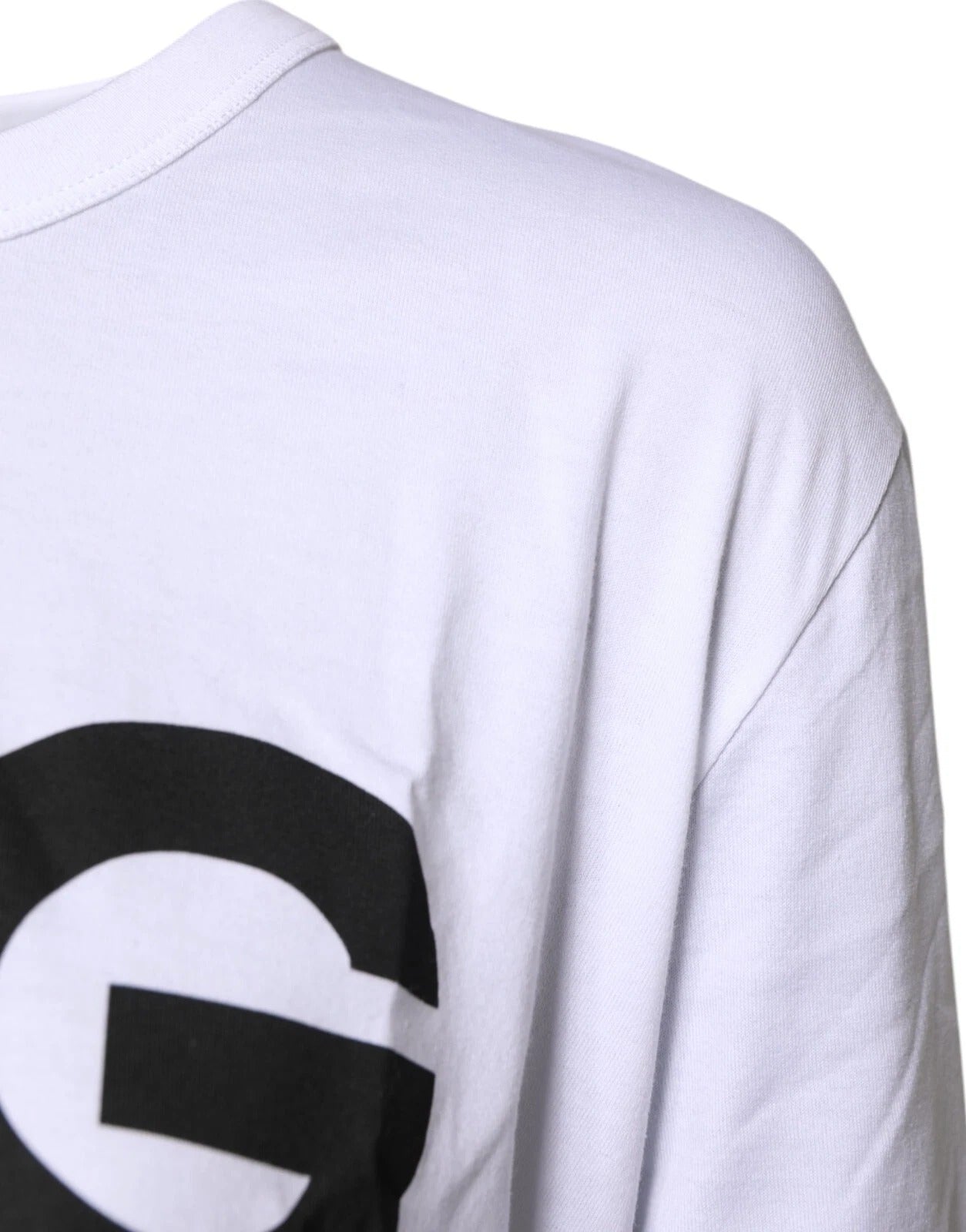 Indulge in the exquisite allure of the Dolce & Gabbana White Graphic Print Cotton Crew Neck T-shirt, a testament to Italian craftsmanship and timeless elegance, perfect for the discerning individual.