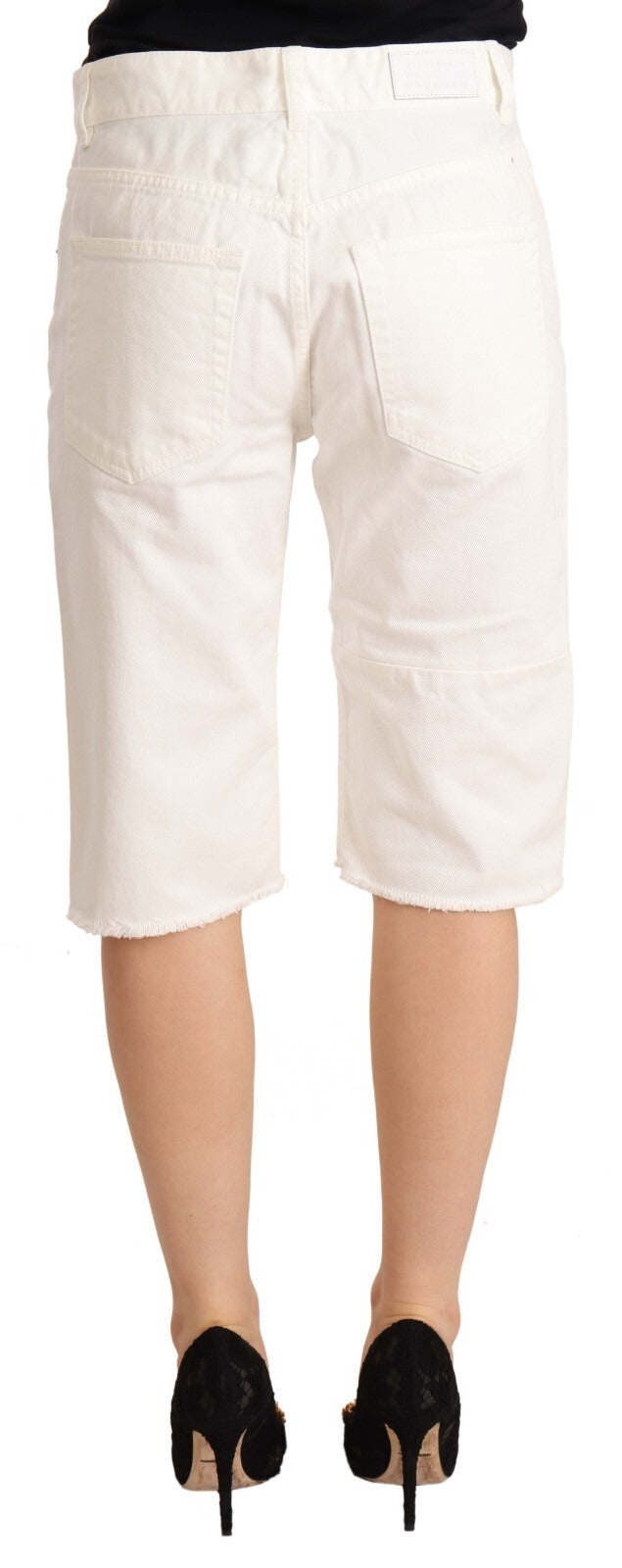 Elevate your style with Maison Margiela's White Mid Waist Knee Length Bermuda Shorts, crafted from premium materials for timeless elegance and luxurious versatility.