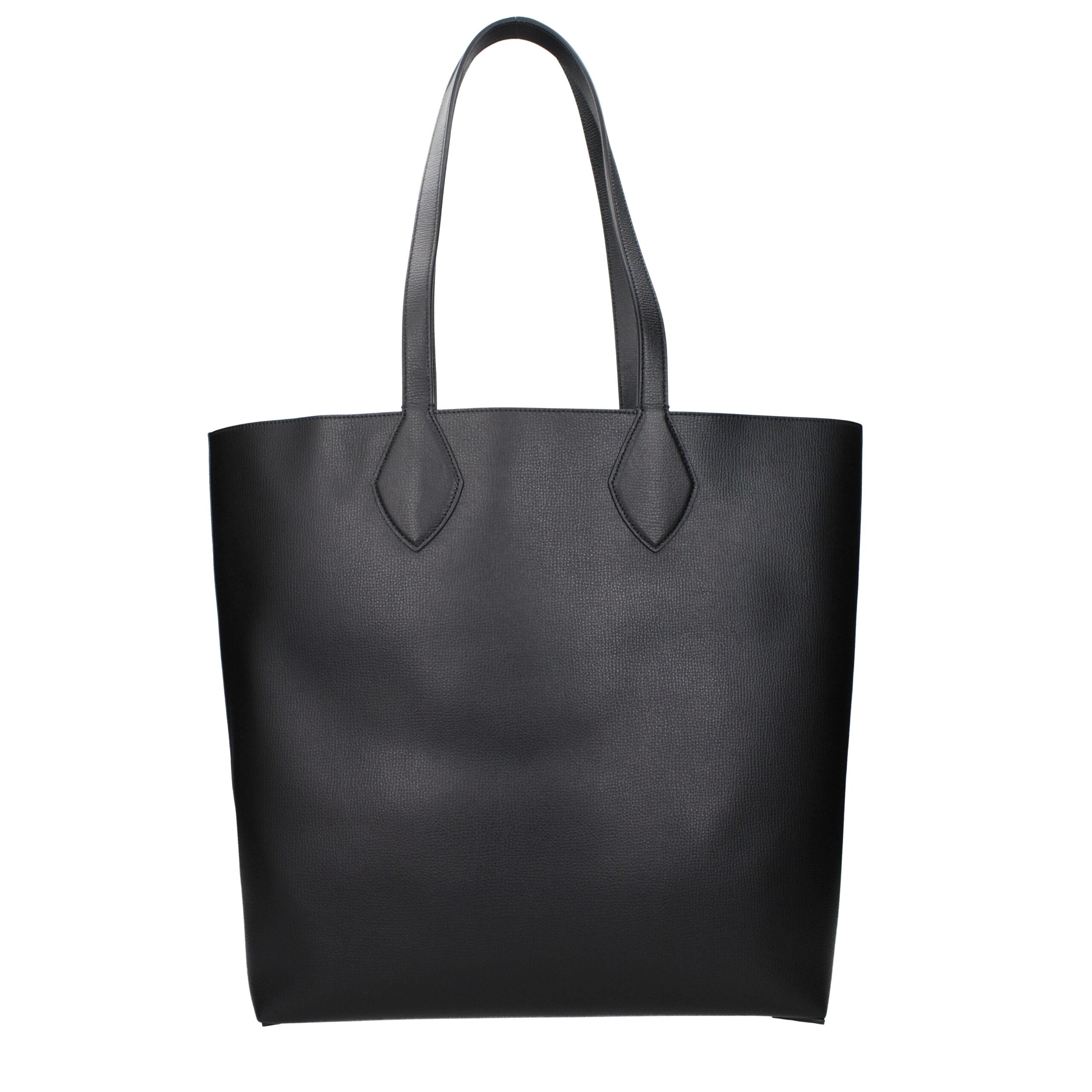 Discover the Salvatore Ferragamo Black Leather Shoulder Bag, a masterpiece of exquisite craftsmanship that elevates your style with timeless elegance and luxurious appeal.