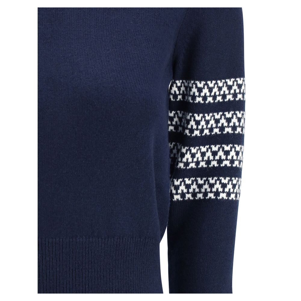 Discover the Thom Browne Blue Fleece Wool Sweatshirt, a masterpiece of luxurious fleece wool, designed for those who embody elegance and sophistication in every moment.