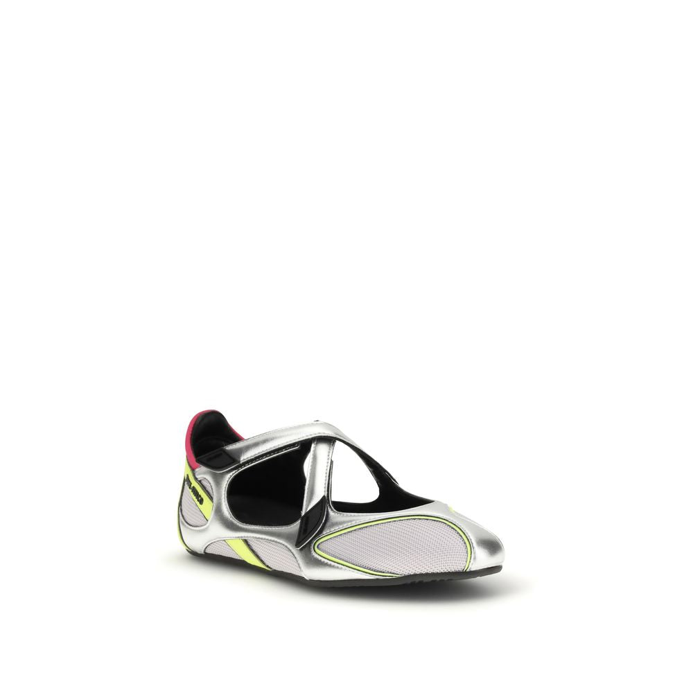 Experience the allure of The Attico Silver Polyurethane Ballet Flats, where exquisite craftsmanship meets luxurious comfort, redefining elegance for the discerning individual.