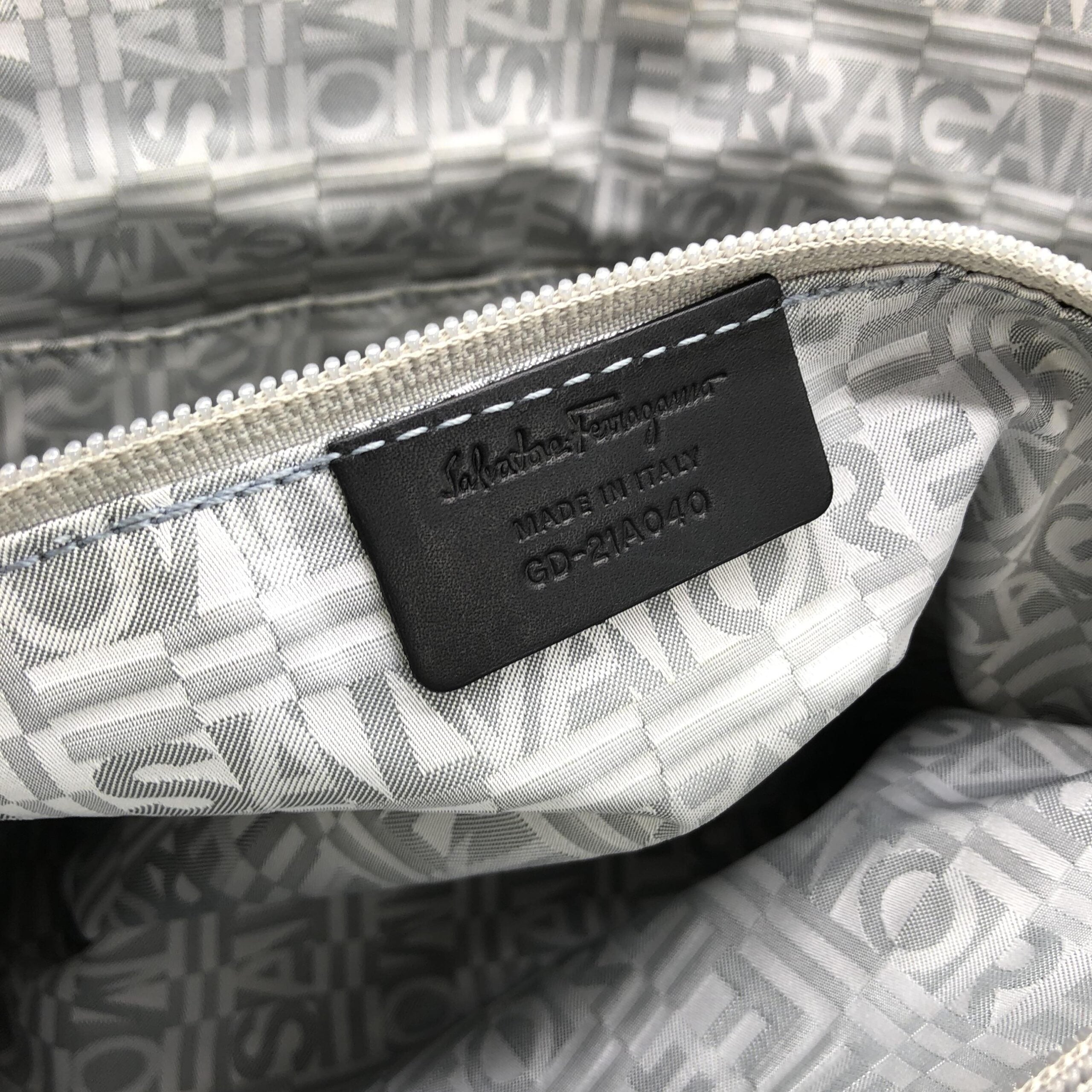 Salvatore Ferragamo Multicolor Nylon Fiera Print Shoulder Bag