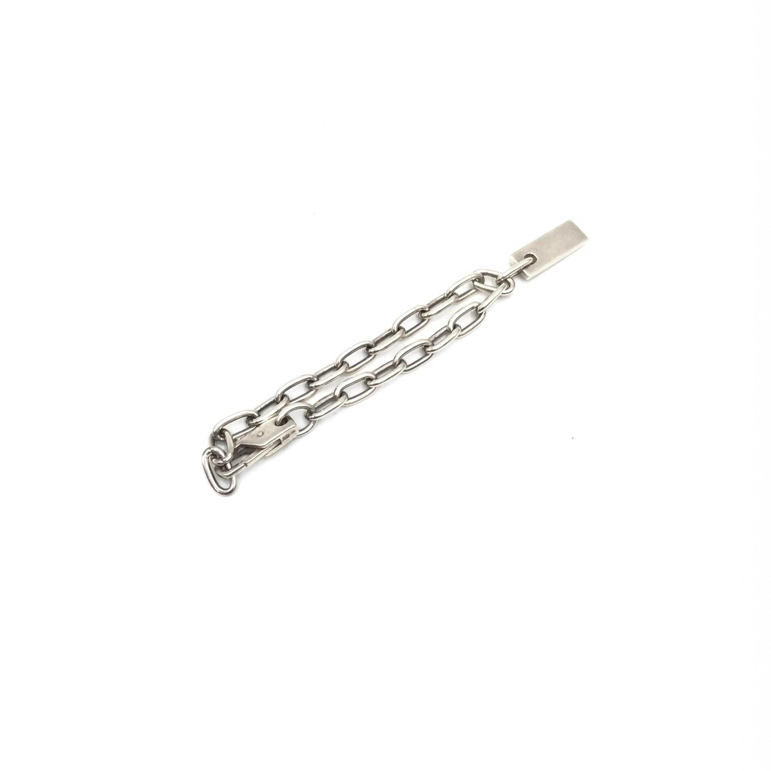 Gucci Sterling Silver Logo Plate Chain Bracelet