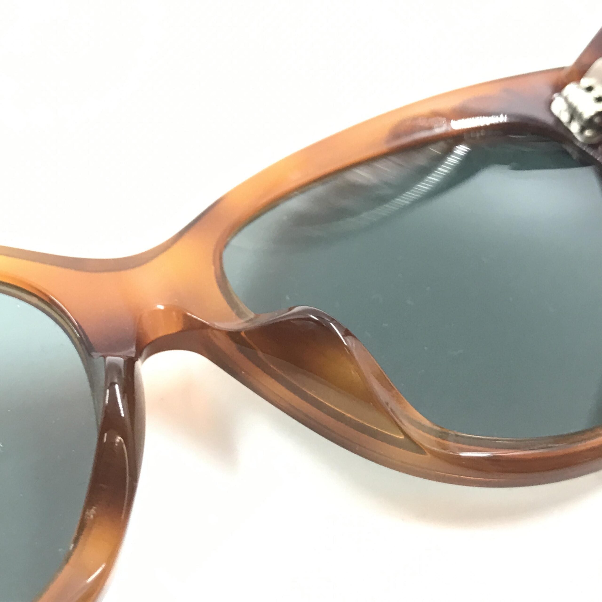 Gucci Cat Eye Sunglasses - Designer Tortoise Shell Elegance