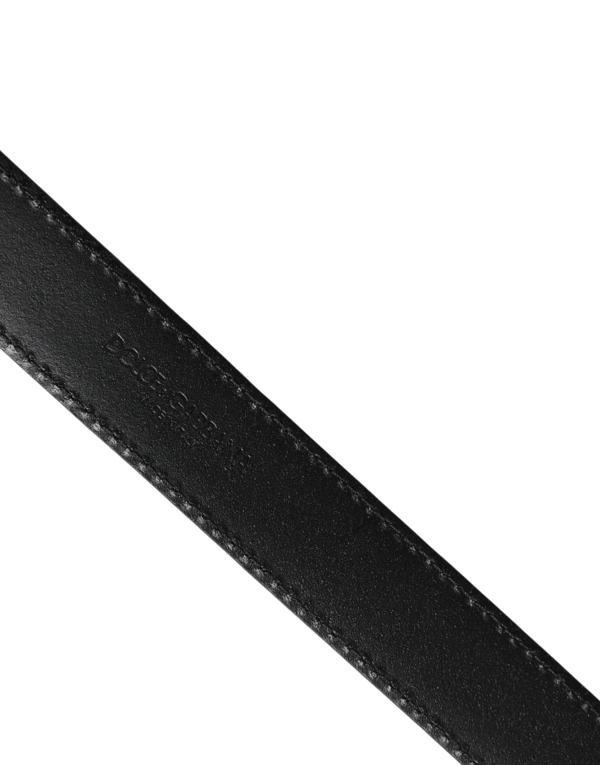 Elevate your style with the Dolce & Gabbana Men Silver Classic Leather Square Buckle Belt, a masterpiece of Italian craftsmanship in sumptuous lamb leather, embodying timeless elegance.