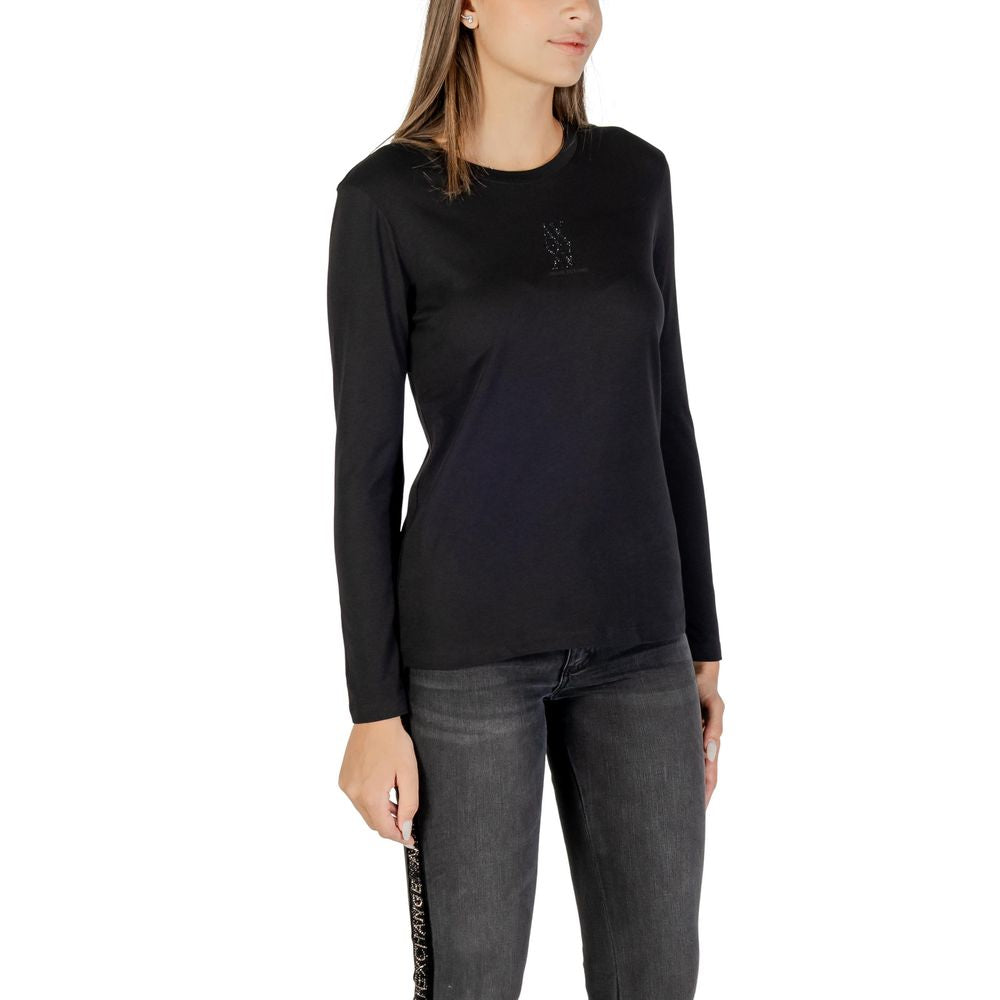Elevate your wardrobe with the Armani Exchange Black Cotton Long Sleeve T-Shirt, a luxurious staple crafted from pure cotton, embodying timeless elegance and effortless sophistication.