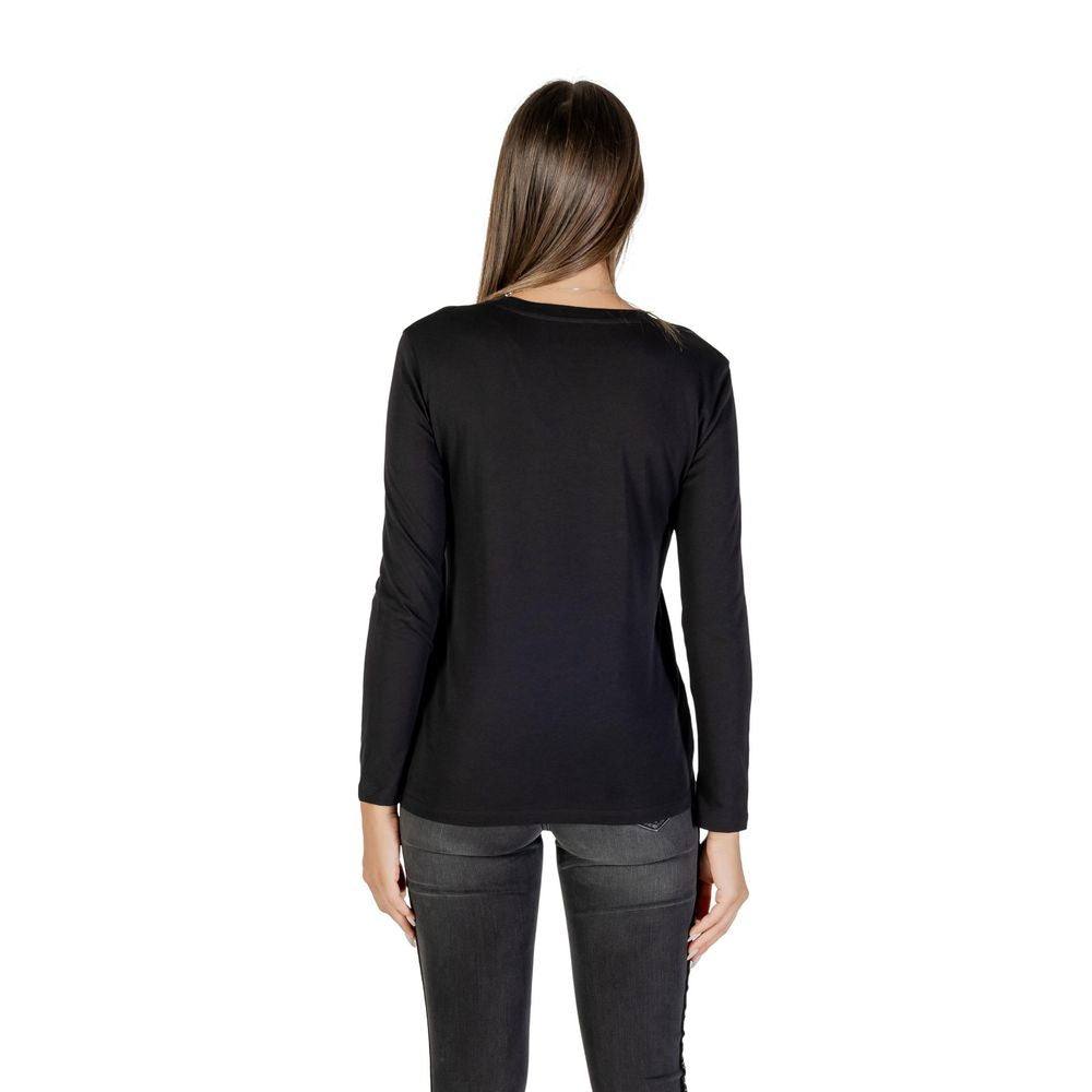 Elevate your wardrobe with the Armani Exchange Black Cotton Long Sleeve T-Shirt, a luxurious staple crafted from pure cotton, embodying timeless sophistication and effortless style.
