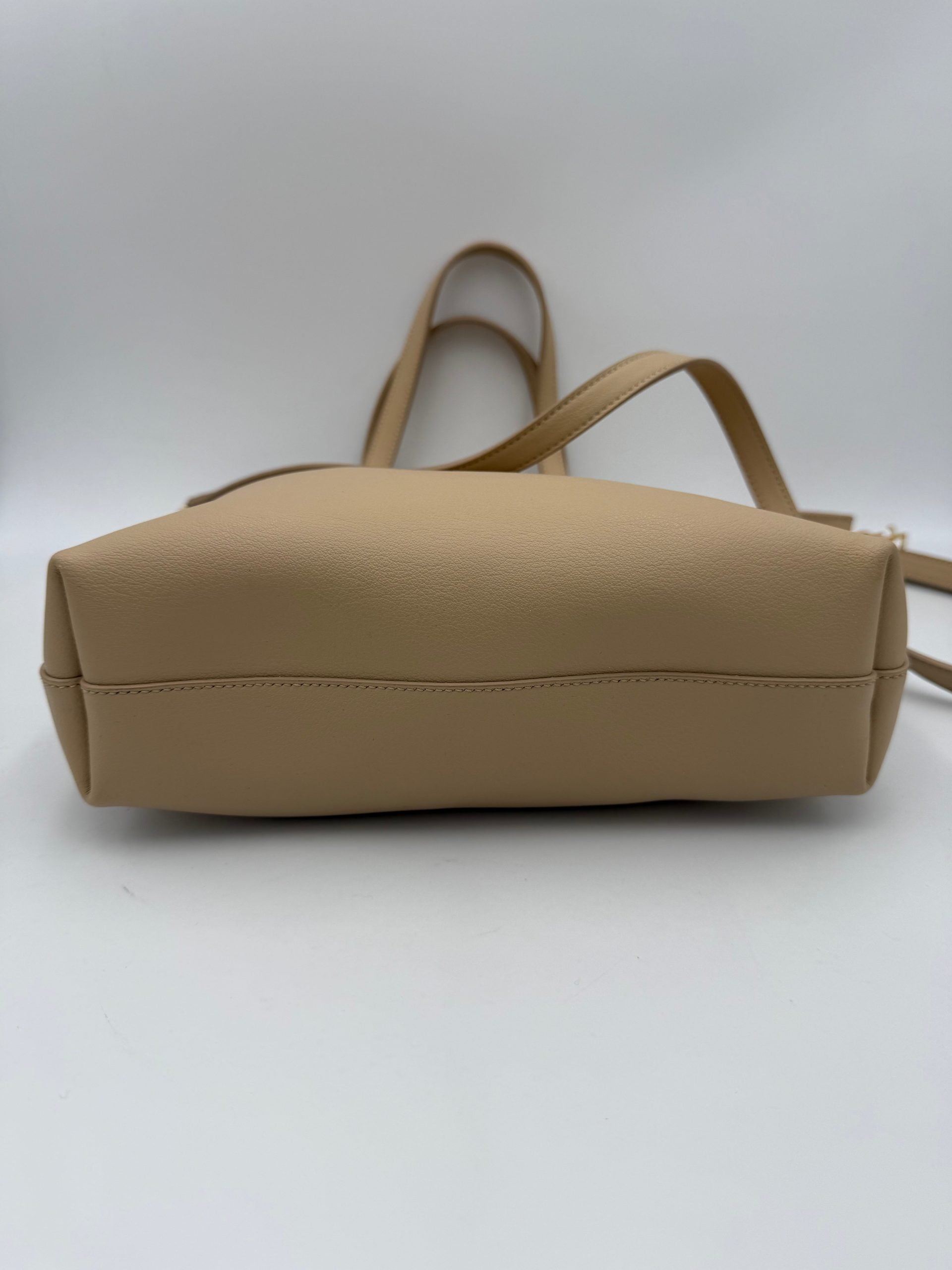 Elevate your elegance with the Saint Laurent SAINT LAURENT SHOPPING Beige Bag, a masterpiece of fine calf leather and golden accents, perfect for discerning tastes.