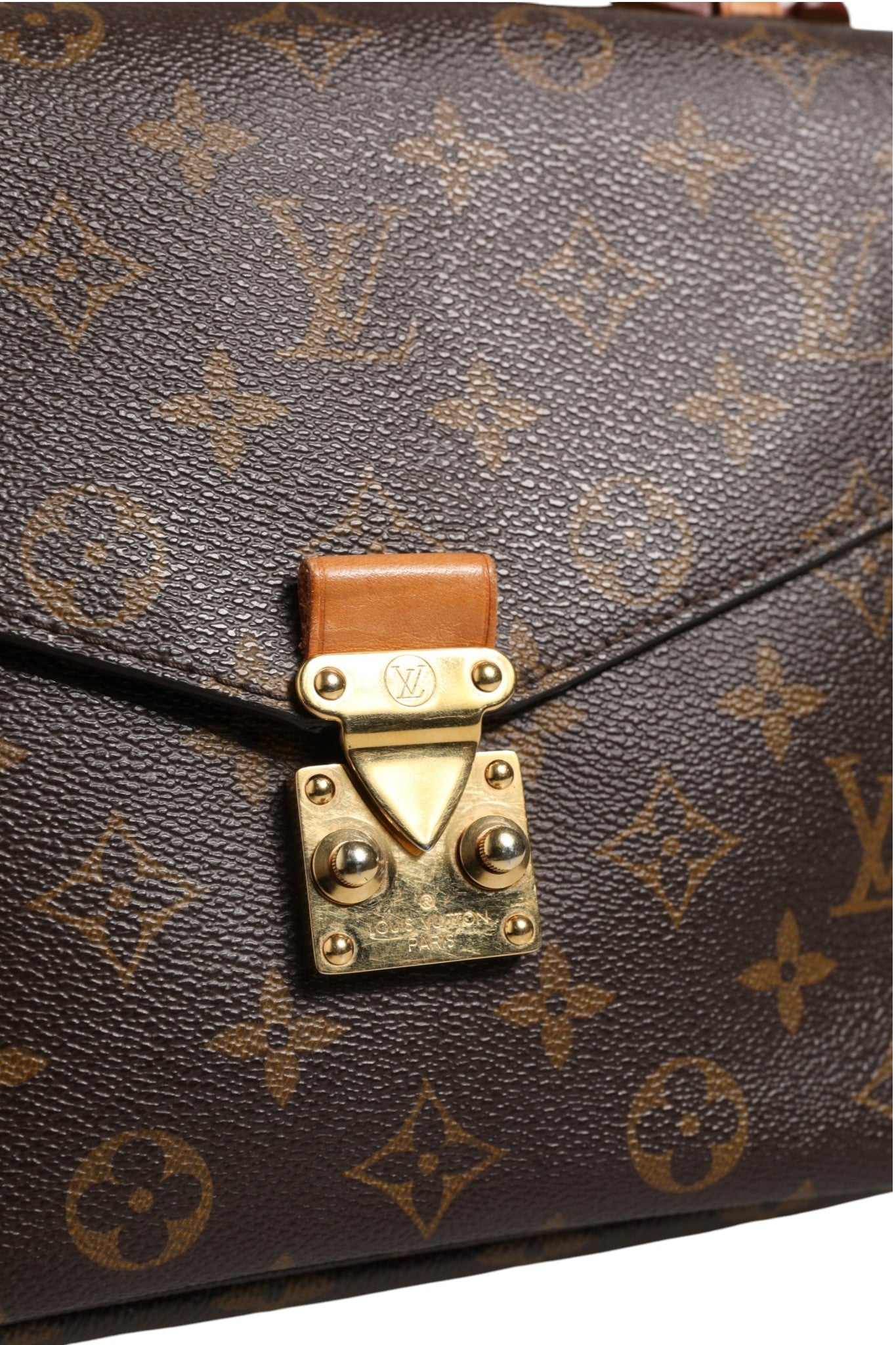 Indulge in the timeless elegance of the Louis Vuitton Pochette Métis Monogram, a luxurious handbag that embodies sophistication and exquisite craftsmanship for discerning individuals.