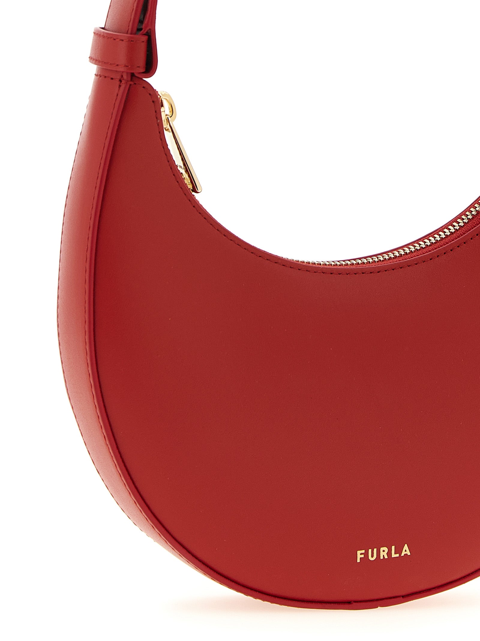 Elevate your elegance with the Furla Multicolor Calfskin Shoulder Bag, a luxurious blend of artistry and sophistication crafted from premium calfskin leather.