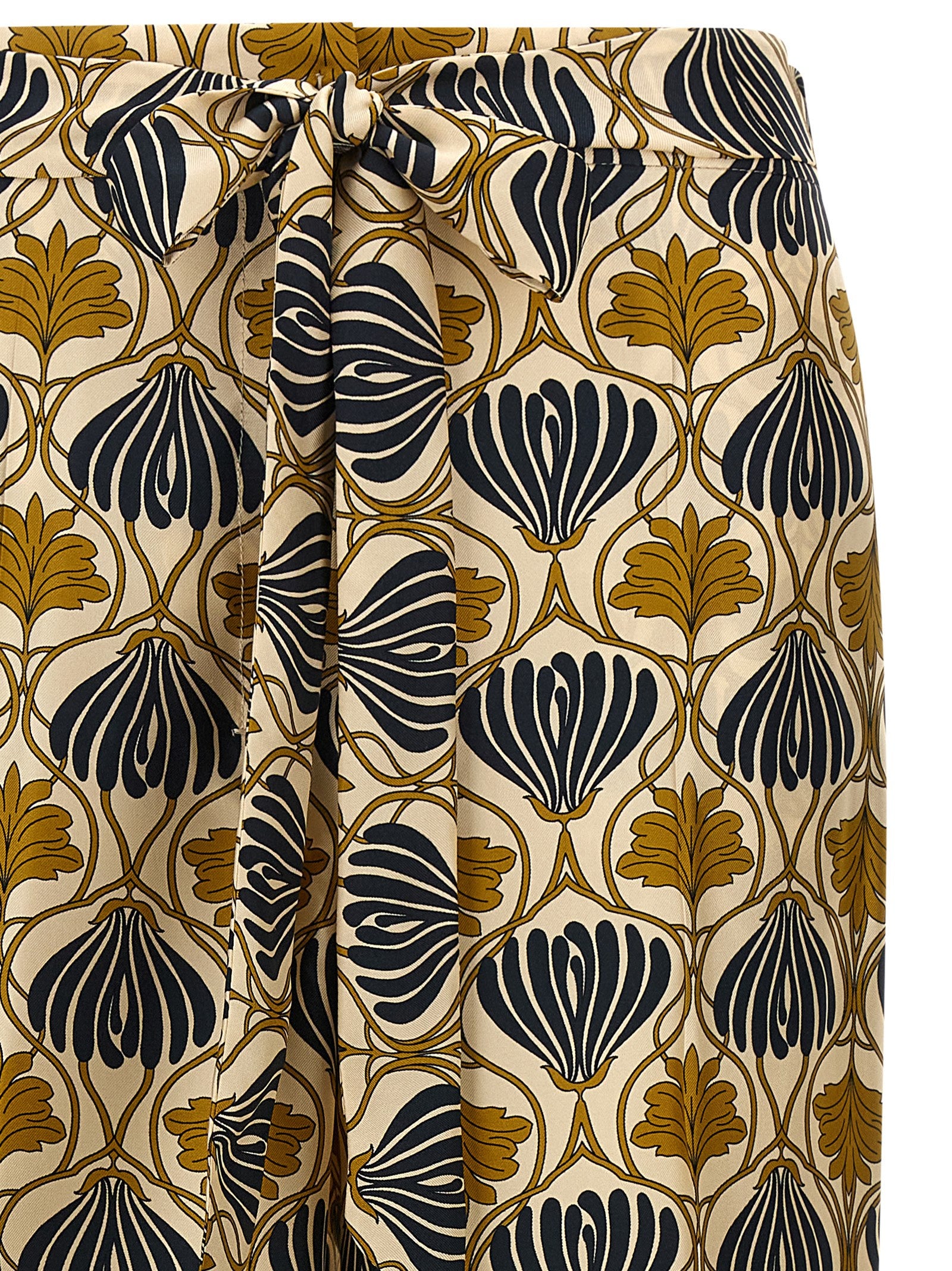 Experience the allure of Max Mara Bicolor Silk Casual Pants, where exquisite silk and artisanal craftsmanship redefine luxury for the discerning individual.