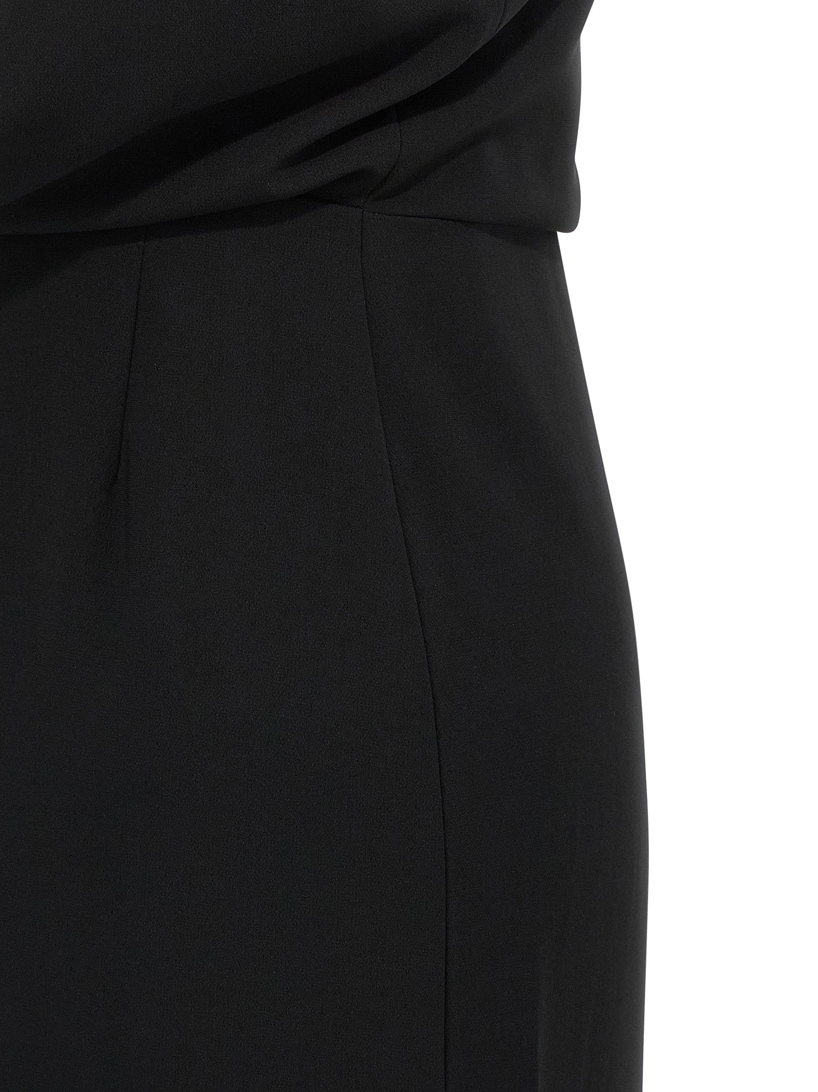 Discover the Max Mara Black Triacetate Long Dress, a symbol of elegance and craftsmanship, perfect for those who embody sophistication and allure.