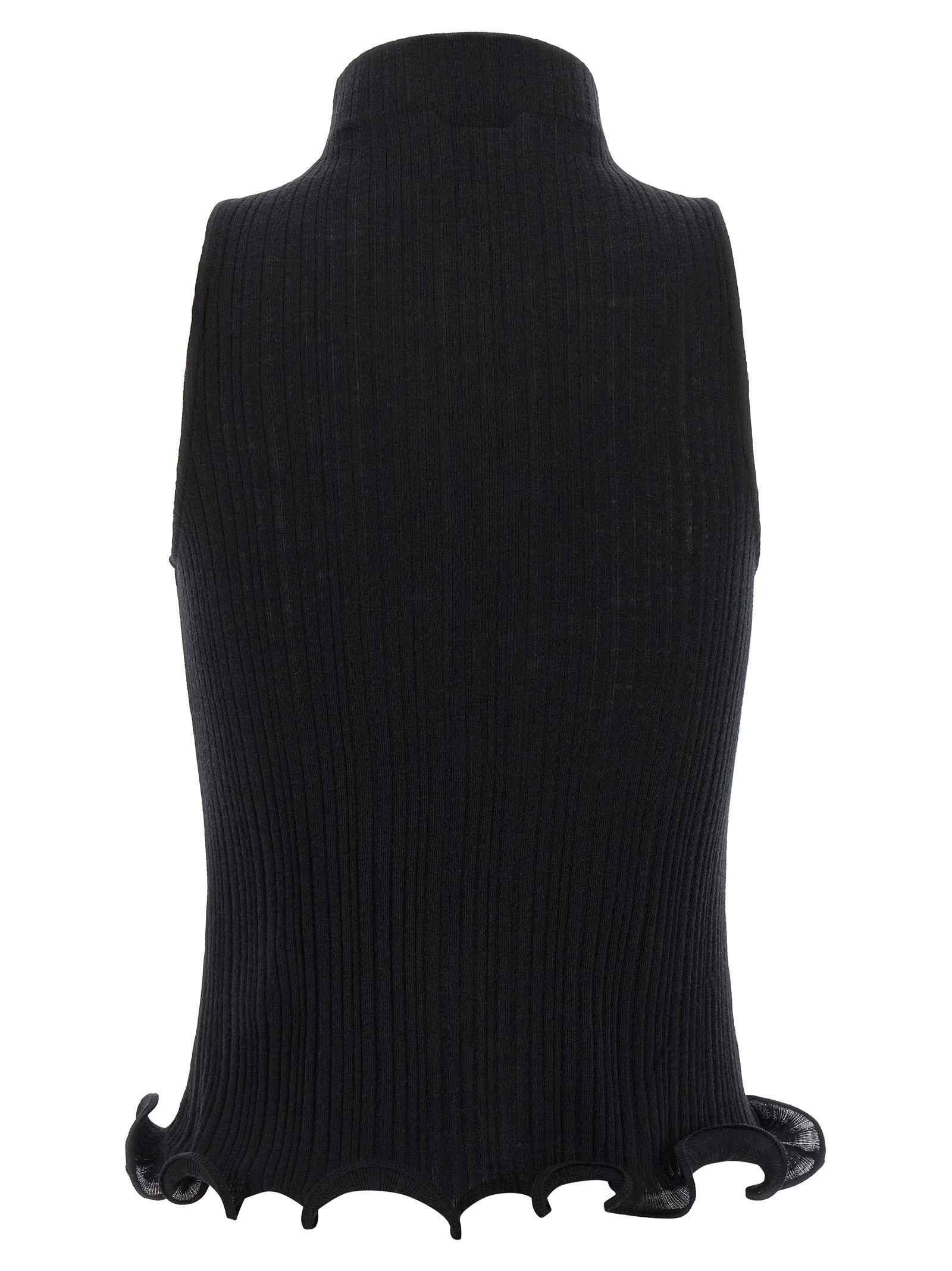 Discover the Fendi Black Sleeveless T-Shirt, a masterpiece of Italian craftsmanship in luxurious polyester, blending elegance and artistry for the discerning wardrobe.