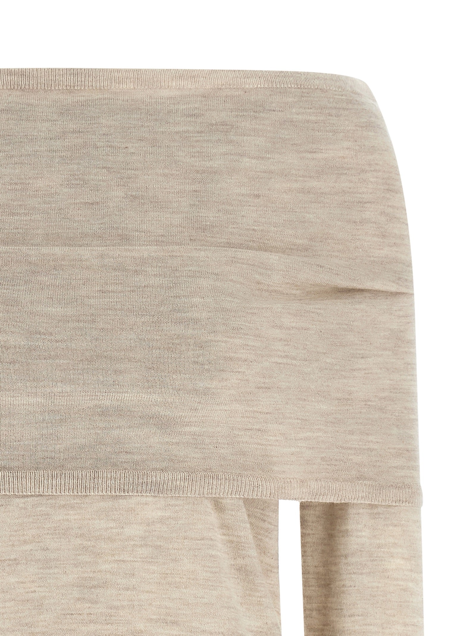 Experience the allure of the Max Mara Beige Cashmere Cardigan, a timeless blend of artisanal luxury and modern elegance, crafted from the finest cashmere for a sophisticated wardrobe.