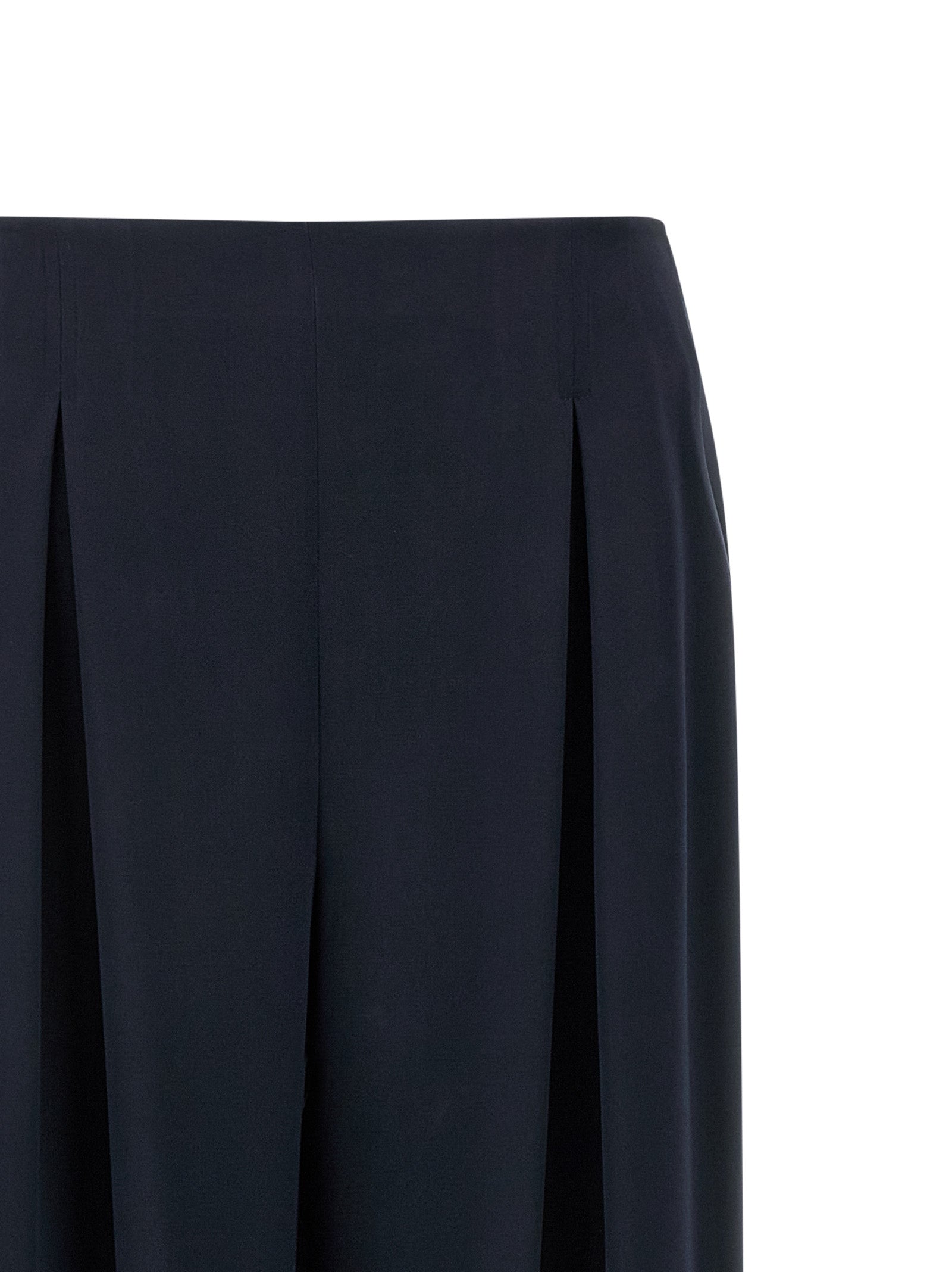 Elevate your wardrobe with Max Mara's Blue Silk Casual Pants, a testament to exquisite Italian craftsmanship and timeless elegance, perfect for any sophisticated occasion.