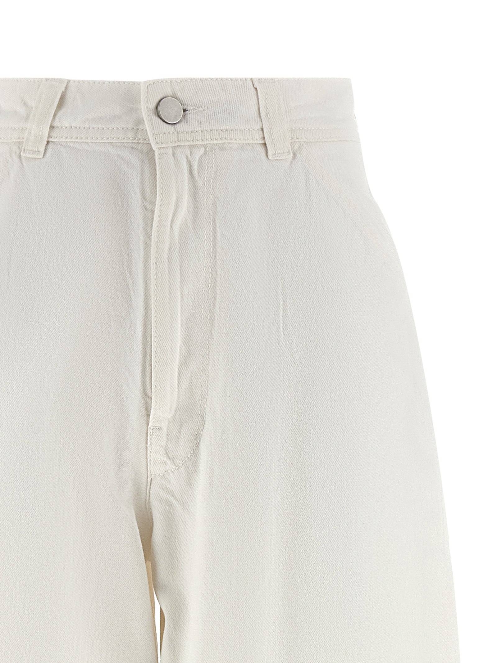Discover the LEMAIRE White Cotton Jeans Denim, a luxurious blend of comfort and sophistication, perfect for elevating your style with effortless elegance.