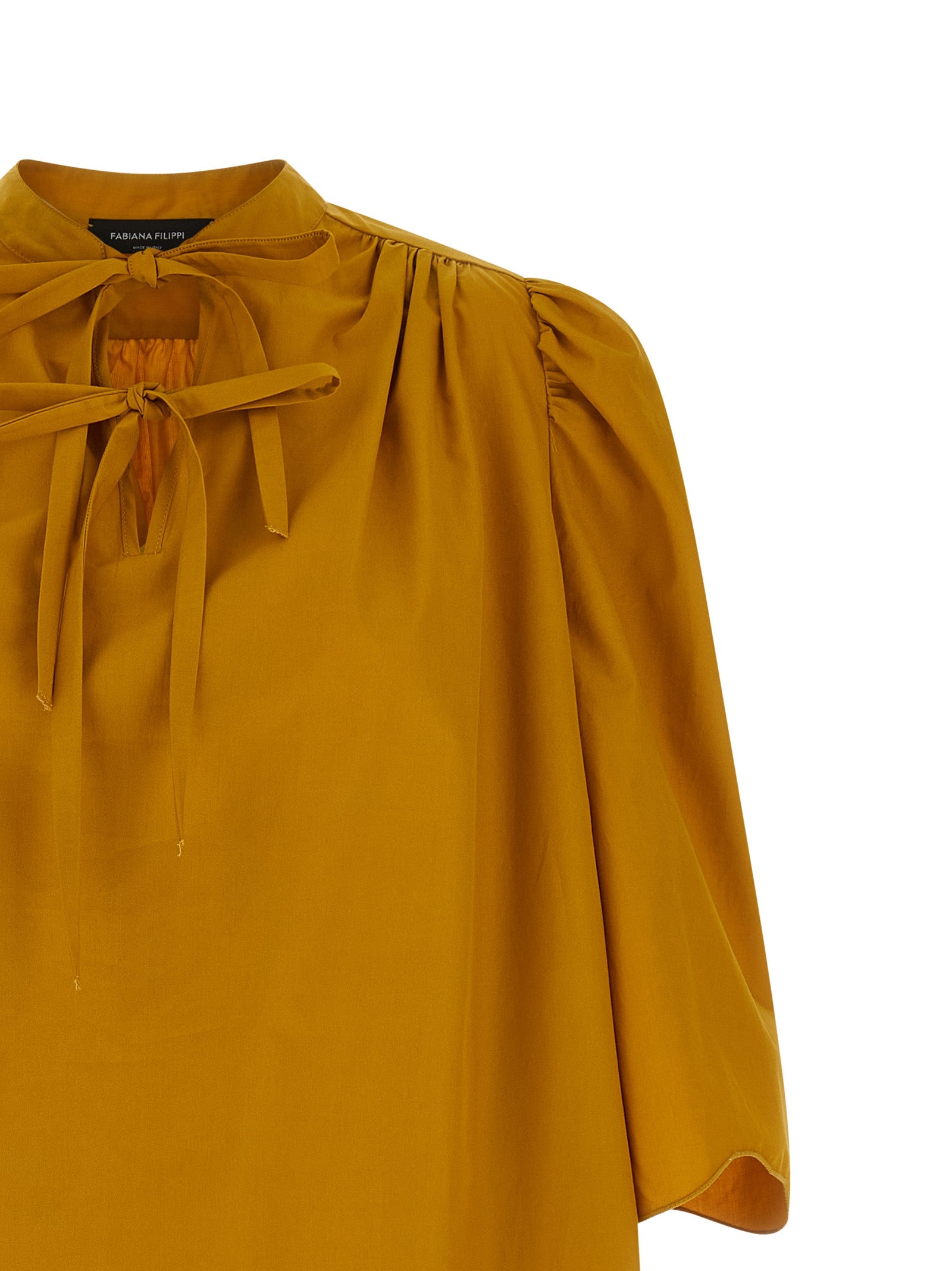Elevate your wardrobe with the Fabiana Filippi Bicolor Cotton Short Dress, a masterpiece of Italian craftsmanship, radiating elegance and sophistication for every occasion.
