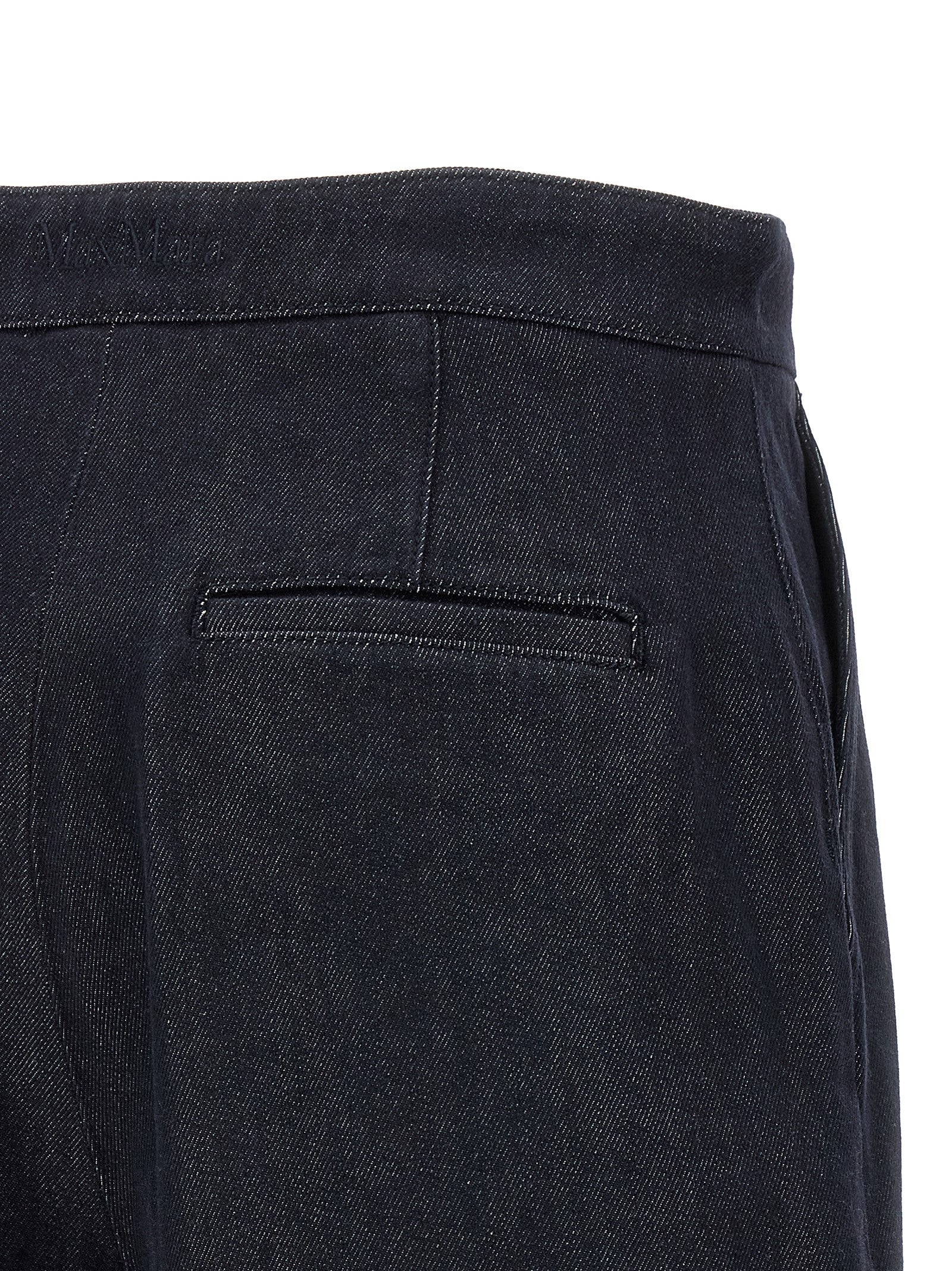 Discover the elegance of Max Mara's Blue Cotton Bermuda Shorts, a timeless blend of sophistication and style, perfect for the discerning individual.