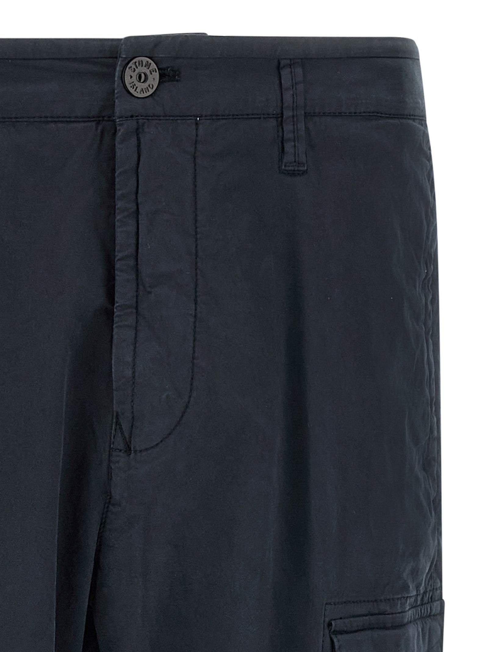 Discover the exquisite Stone Island Blue Cotton Cargo Pants, a blend of luxury and urban sophistication, crafted for the discerning trendsetter.