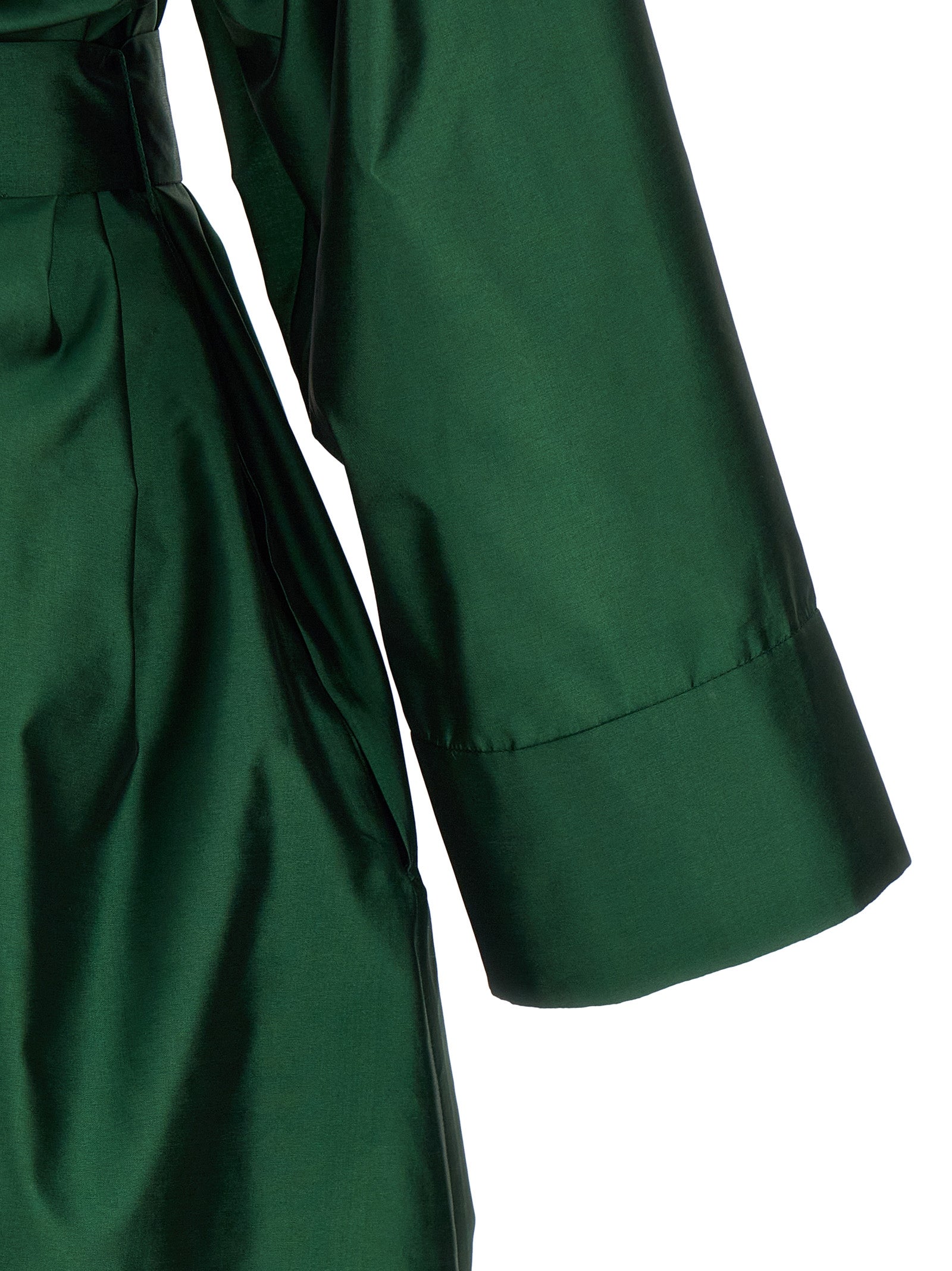 Elevate your elegance with the MAX MARA ‘S’ ‘SmmAnna’ midi dress, a luxurious silk blend masterpiece that embodies sophistication and timeless allure.