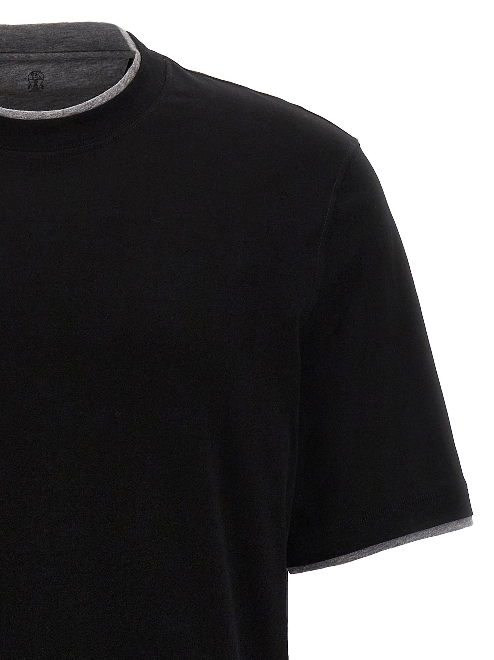 Discover the Brunello Cucinelli Black Cotton T-Shirt, a testament to Italian craftsmanship that seamlessly blends luxury and versatility for the discerning individual.