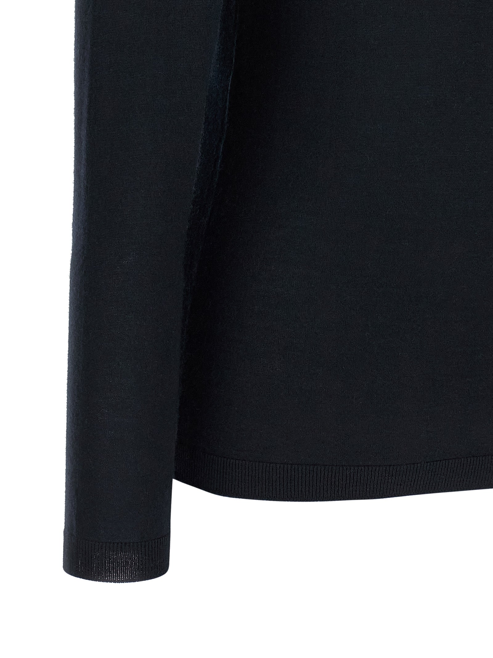 Indulge in the exquisite Fabiana Filippi Blue Cashmere Cardigan, a luxurious blend of cashmere and silk that embodies sophistication and timeless elegance for every occasion.