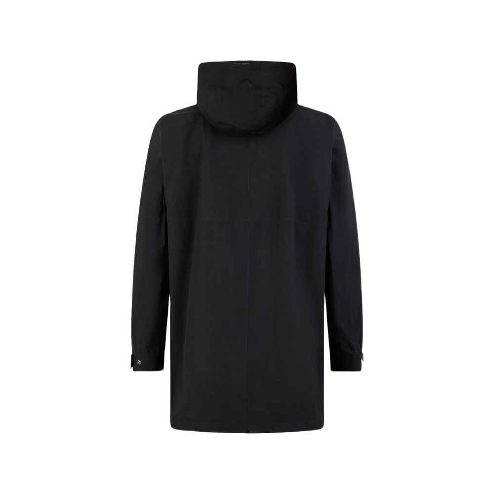 Discover the Herno Black Polyester Coat from the Laminar collection, a masterful blend of elegance and functionality, crafted for those who embody sophistication.