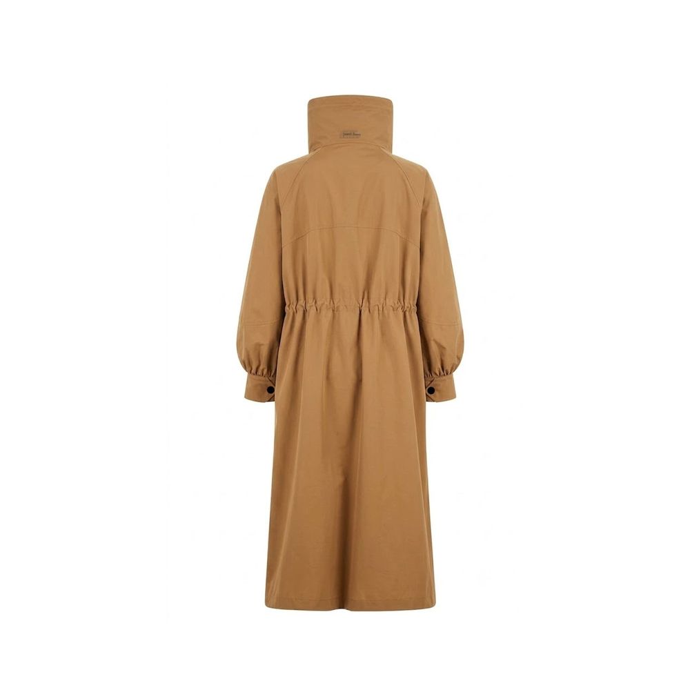 Discover the Herno Brown Polyester Coat, a masterpiece of the Laminar collection, crafted for those who embrace elegance and sophistication in every moment.
