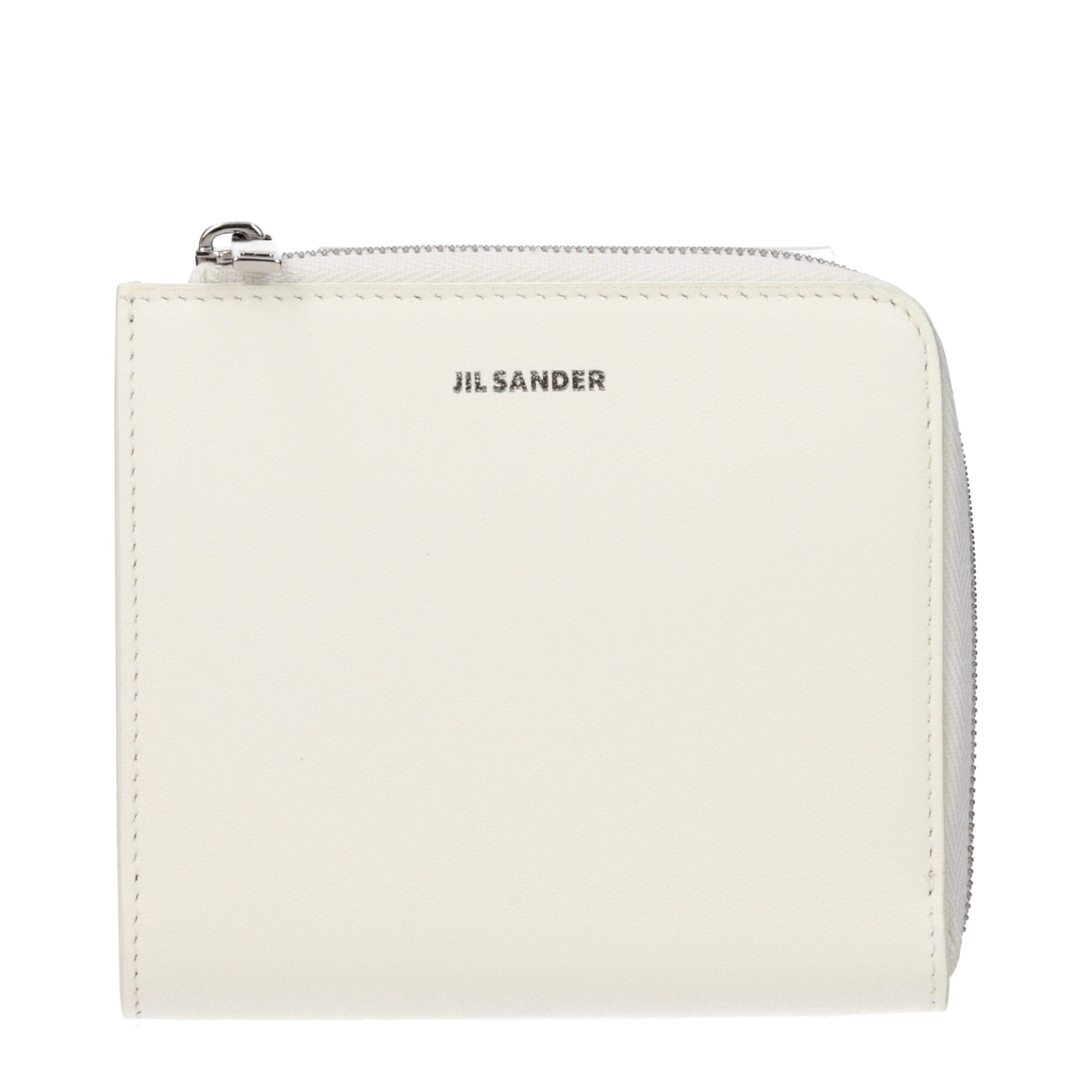 Discover the Jil Sander White Leather Wallet, a symbol of elegance and sophistication, crafted for those who appreciate timeless luxury and refined style.