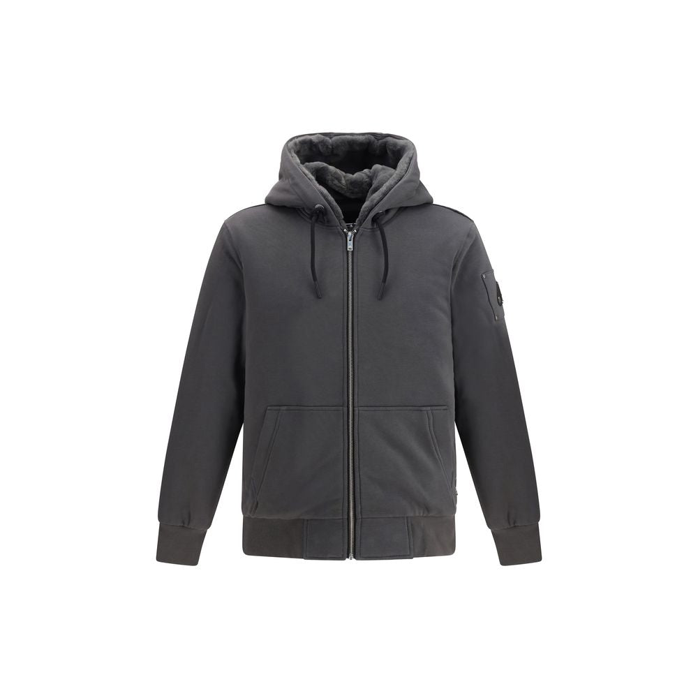 Indulge in the exquisite allure of the Moose Knuckles Gray Polyester Sweatshirt, a masterpiece of functional design and luxurious comfort, perfect for the discerning individual.