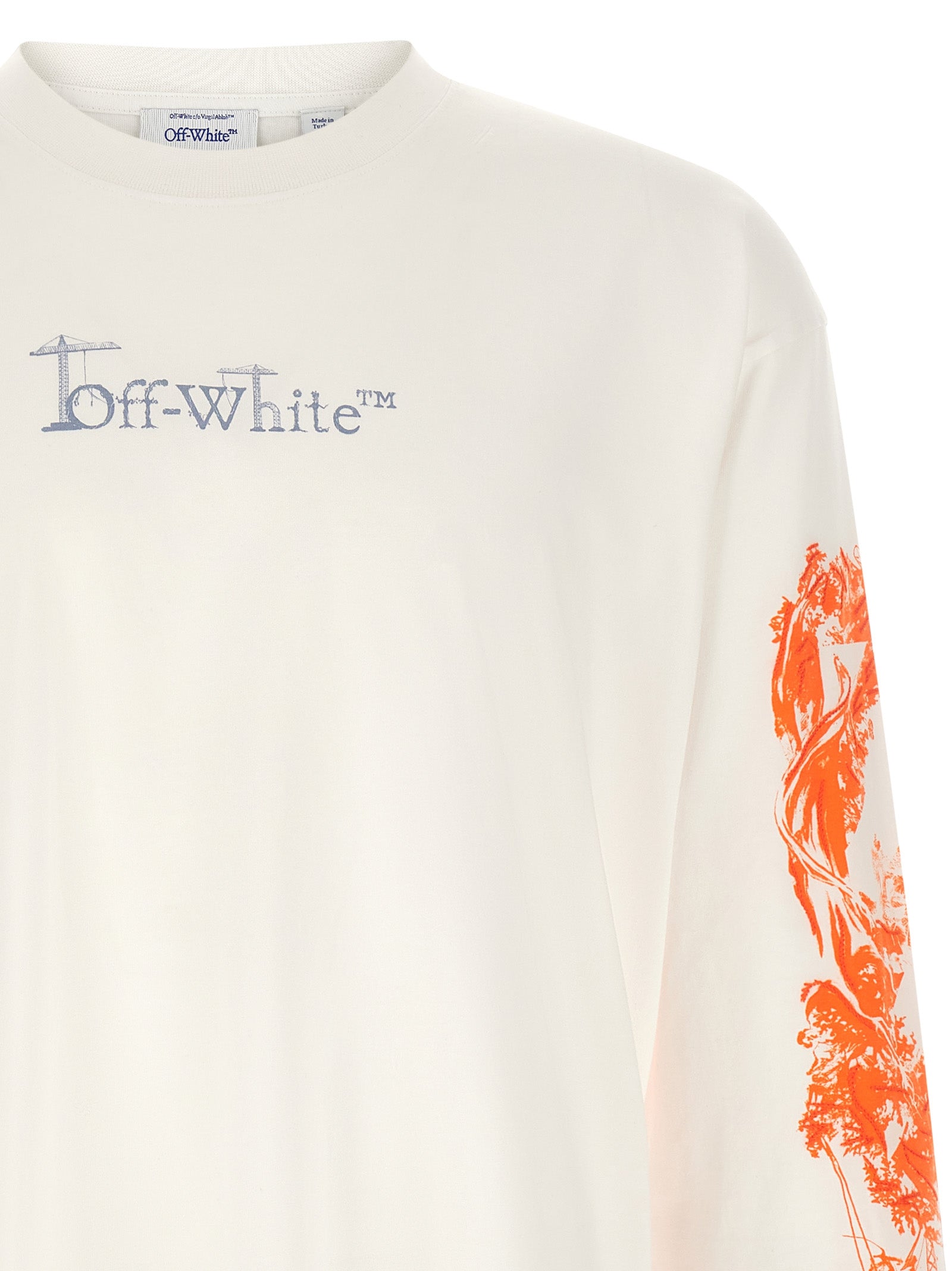 Discover the Off-White White Cotton T-Shirt, a luxurious blend of urban sophistication and exquisite craftsmanship, perfect for those who embrace their unique style.