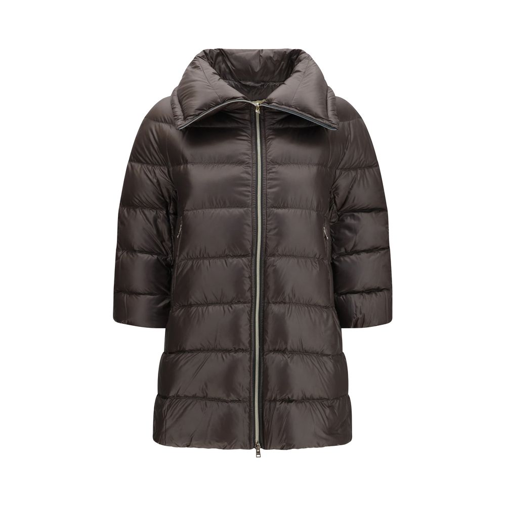 Discover the Herno Gray Polyester Full-Length Jacket, a masterful blend of sophistication and comfort, perfect for the discerning individual seeking timeless elegance.