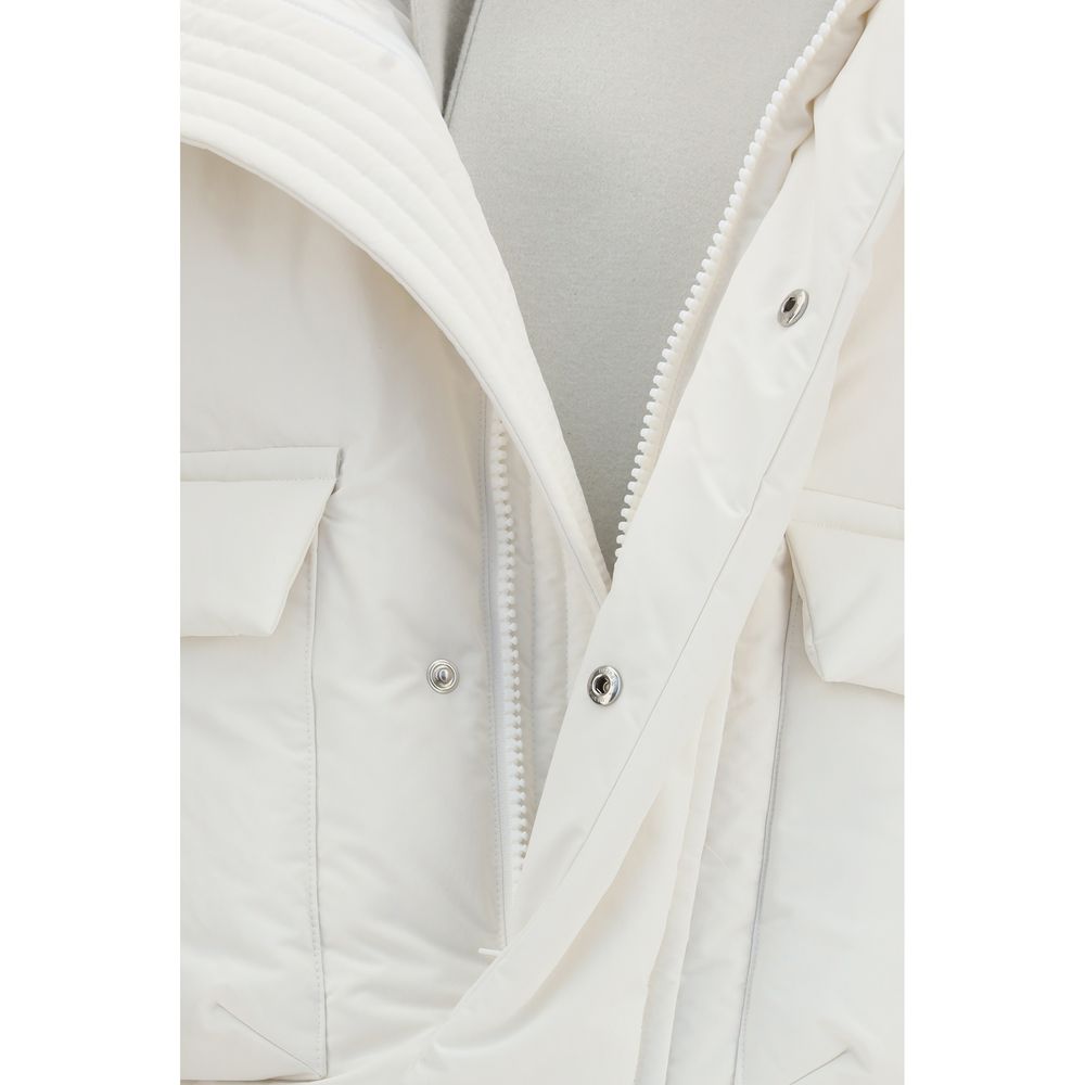 Discover the Sacai White Polyester Full-Length Jacket, a masterful blend of jacket and coat elements, exuding luxury and sophistication for the discerning individual.