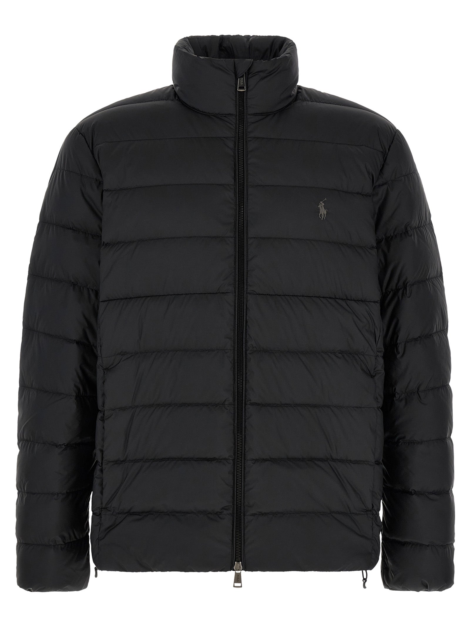 Discover the POLO RALPH LAUREN Colden down jacket, a masterpiece of elegance and functionality, crafted from premium water-repellent fabric for the discerning individual.