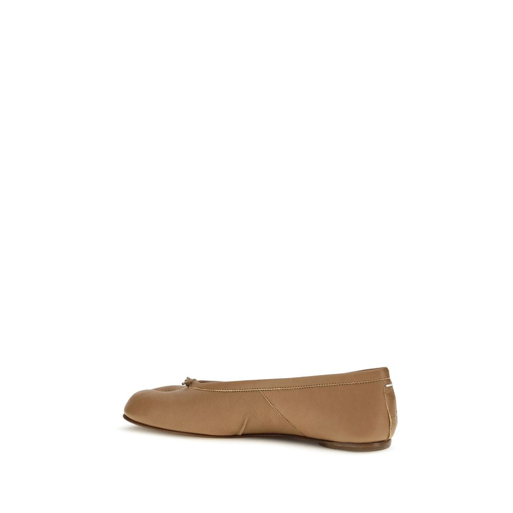 Maison Margiela Tabi Ballet Flats - Luxurious Beige Elegance