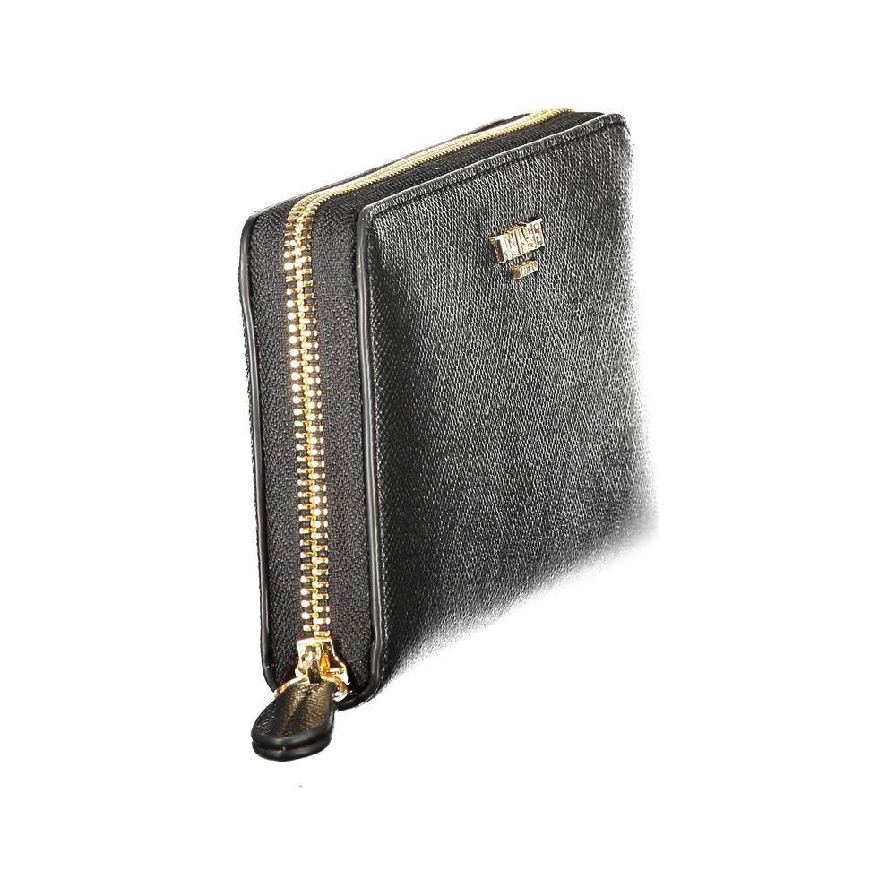 Discover the Twinset Black Polyethylene Wallet, a fusion of elegance and functionality, designed for those who appreciate exquisite craftsmanship and timeless luxury.