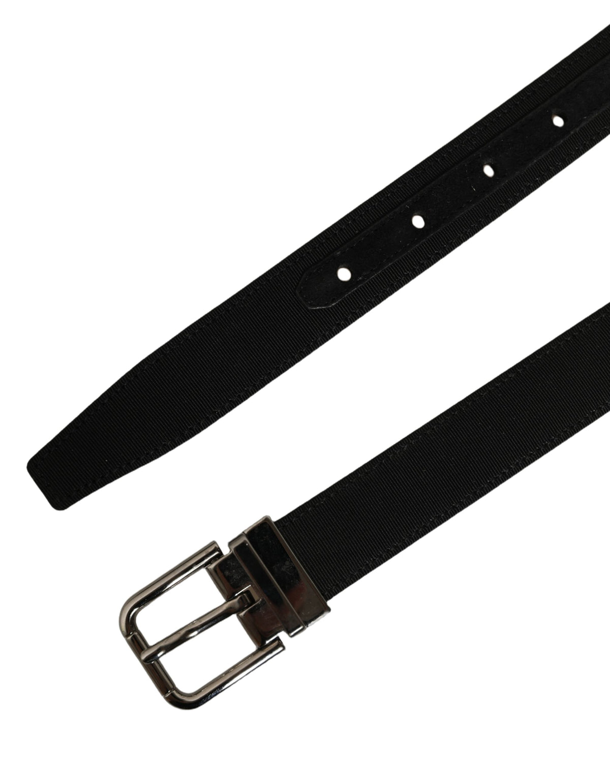Indulge in the allure of Dolce & Gabbana's Black Classic Leather Belt, a symbol of exquisite craftsmanship and timeless elegance, perfect for the discerning individual.
