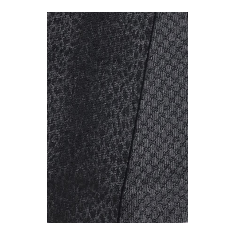 Gucci Gray Wool Oves Aries Scarf - Luxe Reversible Design