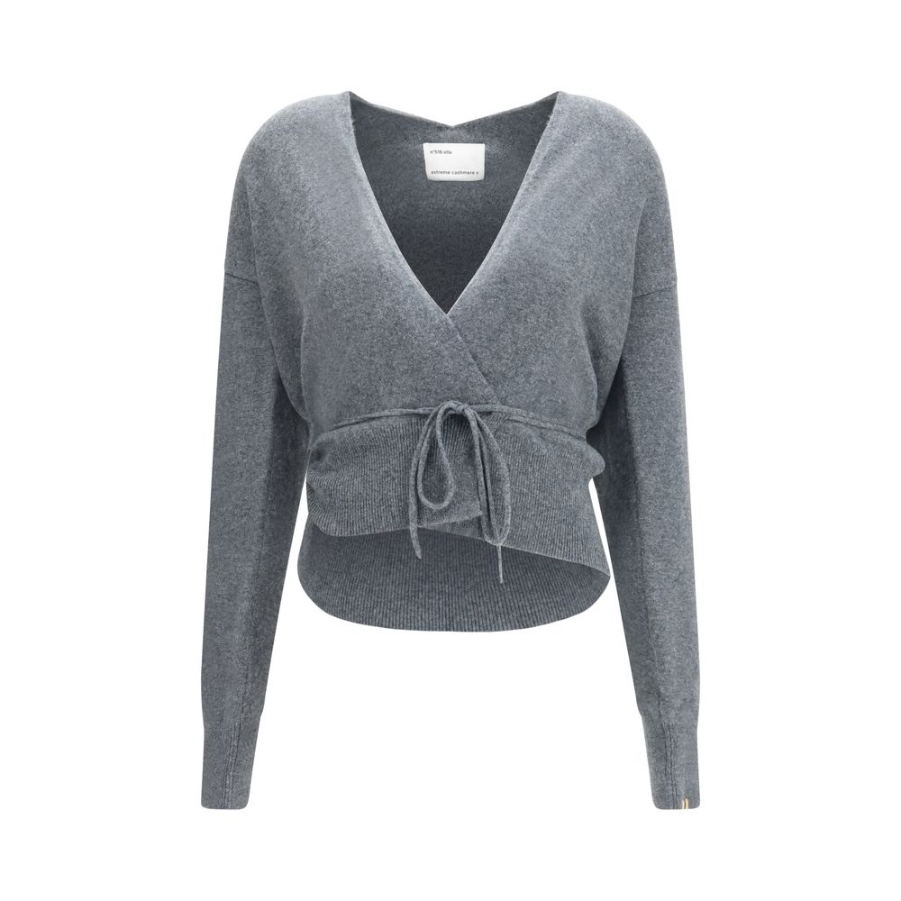 Indulge in the exquisite N°516 Ella Cardigan by Extreme Cashmere, crafted from luxurious cashmere for a refined silhouette that elevates any ensemble.