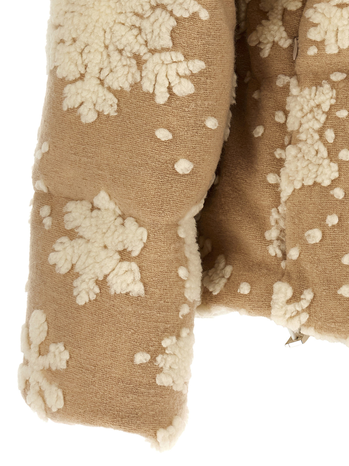 Discover the Herno Beige Polyester Full-Length Jacket, a stunning blend of technical craftsmanship and luxurious design, perfect for those who appreciate elegance and sophistication.