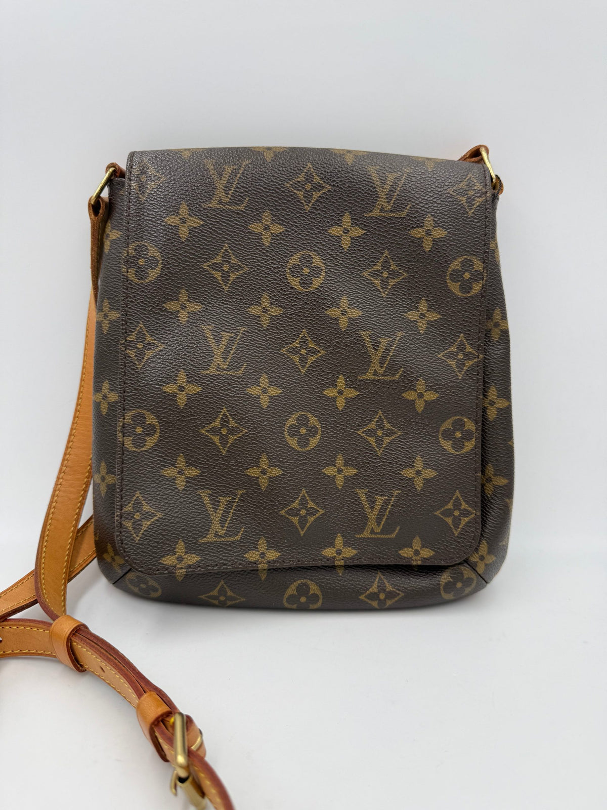 Louis Vuitton Musette Monogram Handbag - Timeless Luxury Elegance