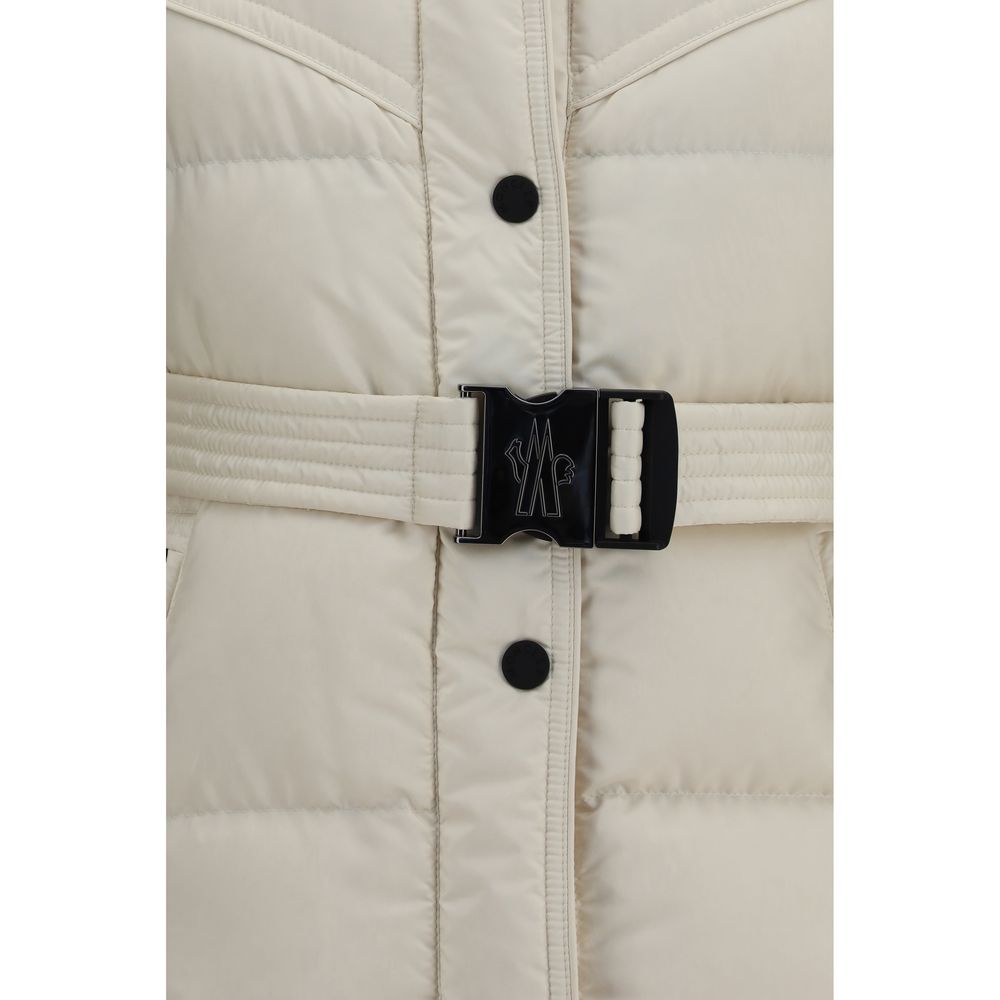 Discover the Moncler Grenoble Karshi Insulated Ski Jacket, a blend of technical performance and feminine elegance, crafted from luxurious polyester and down for unparalleled warmth and style.