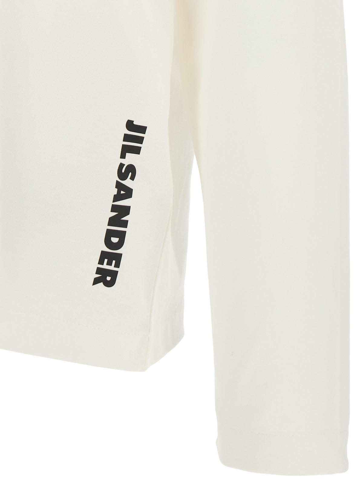 Discover the Jil Sander White Cotton T-Shirt, a masterpiece of Italian craftsmanship that redefines elegance with its structured silhouette and luxurious comfort.
